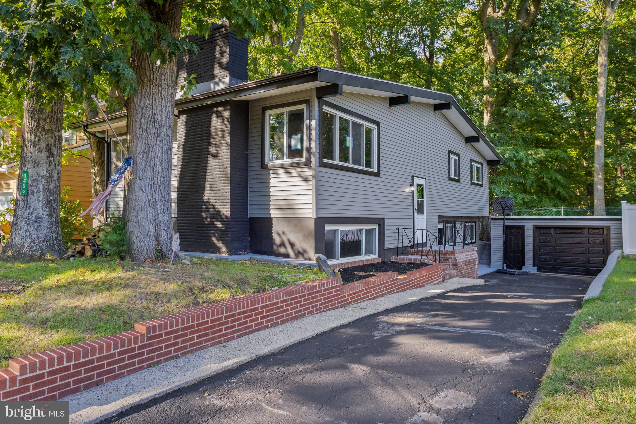 1498 Stuyvesant Ave, Trenton, NJ 08618