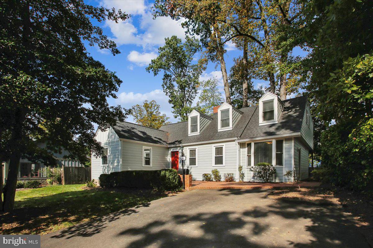 606 Timber Ln, Falls Church, VA 22046