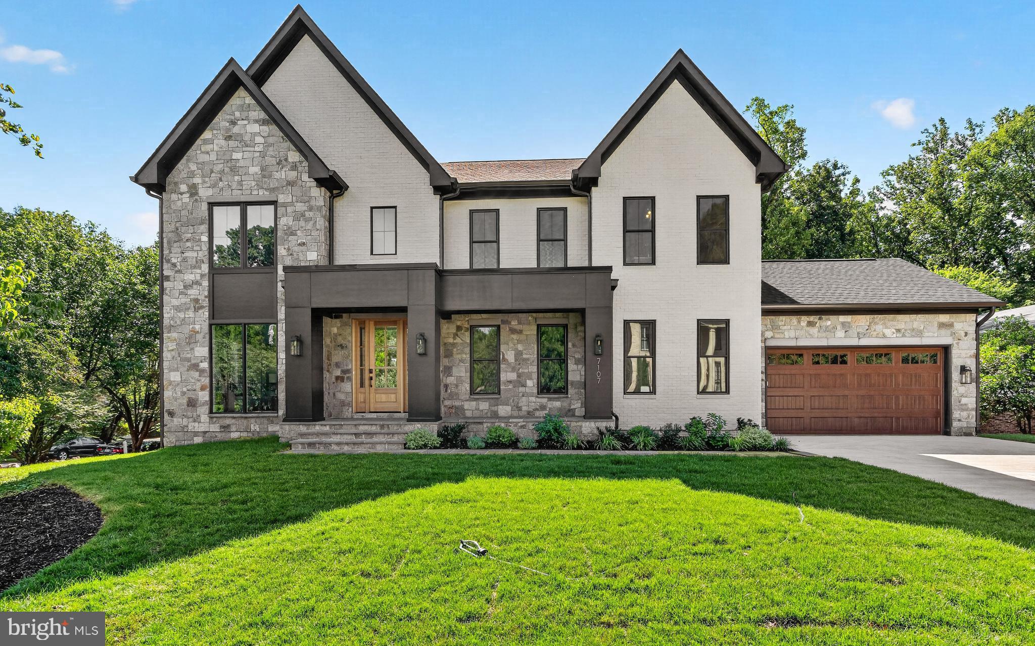 7107 Penguin Pl, Falls Church, VA 22043