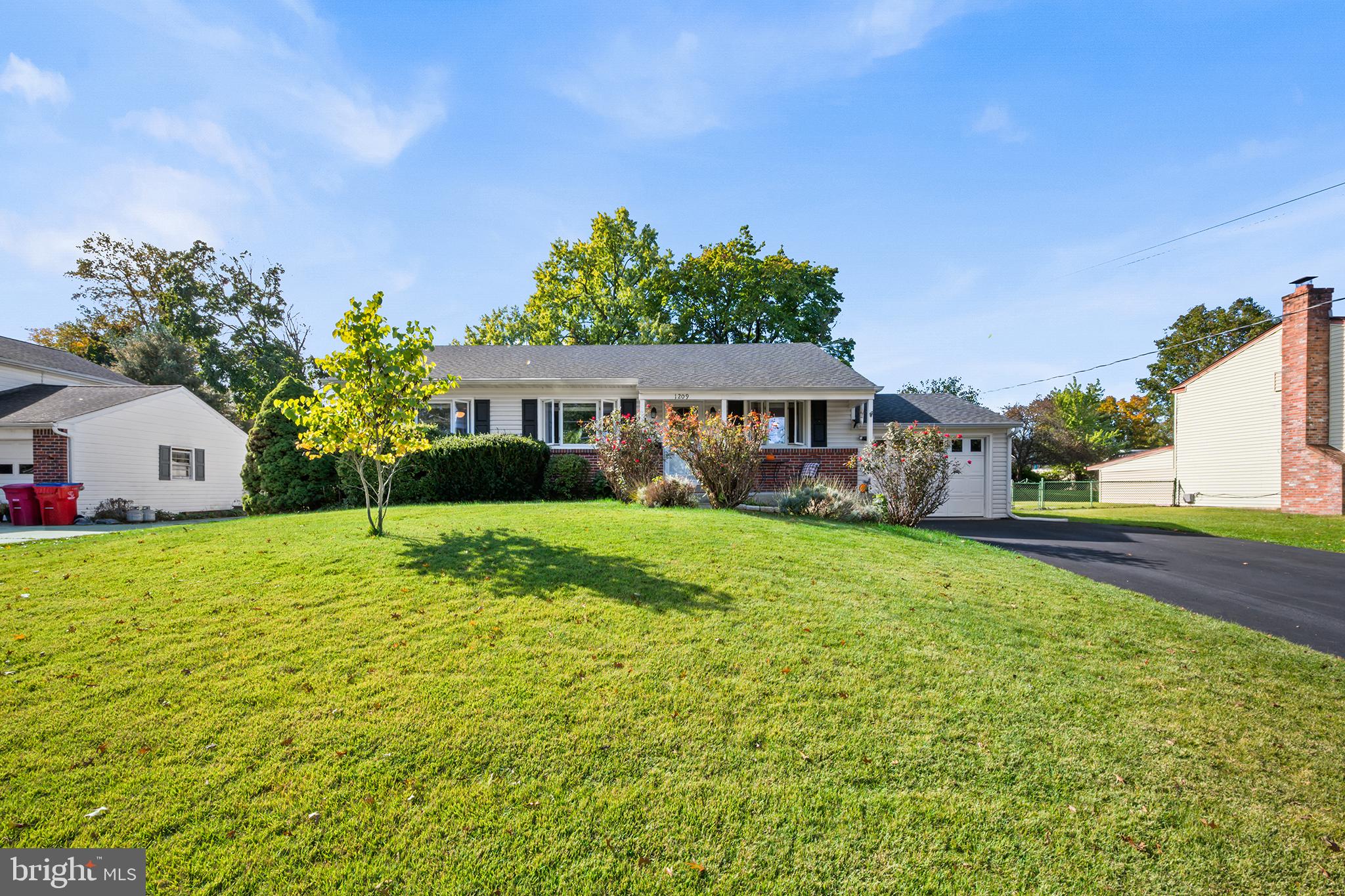 1209 Log College Dr, Warminster, PA 18974