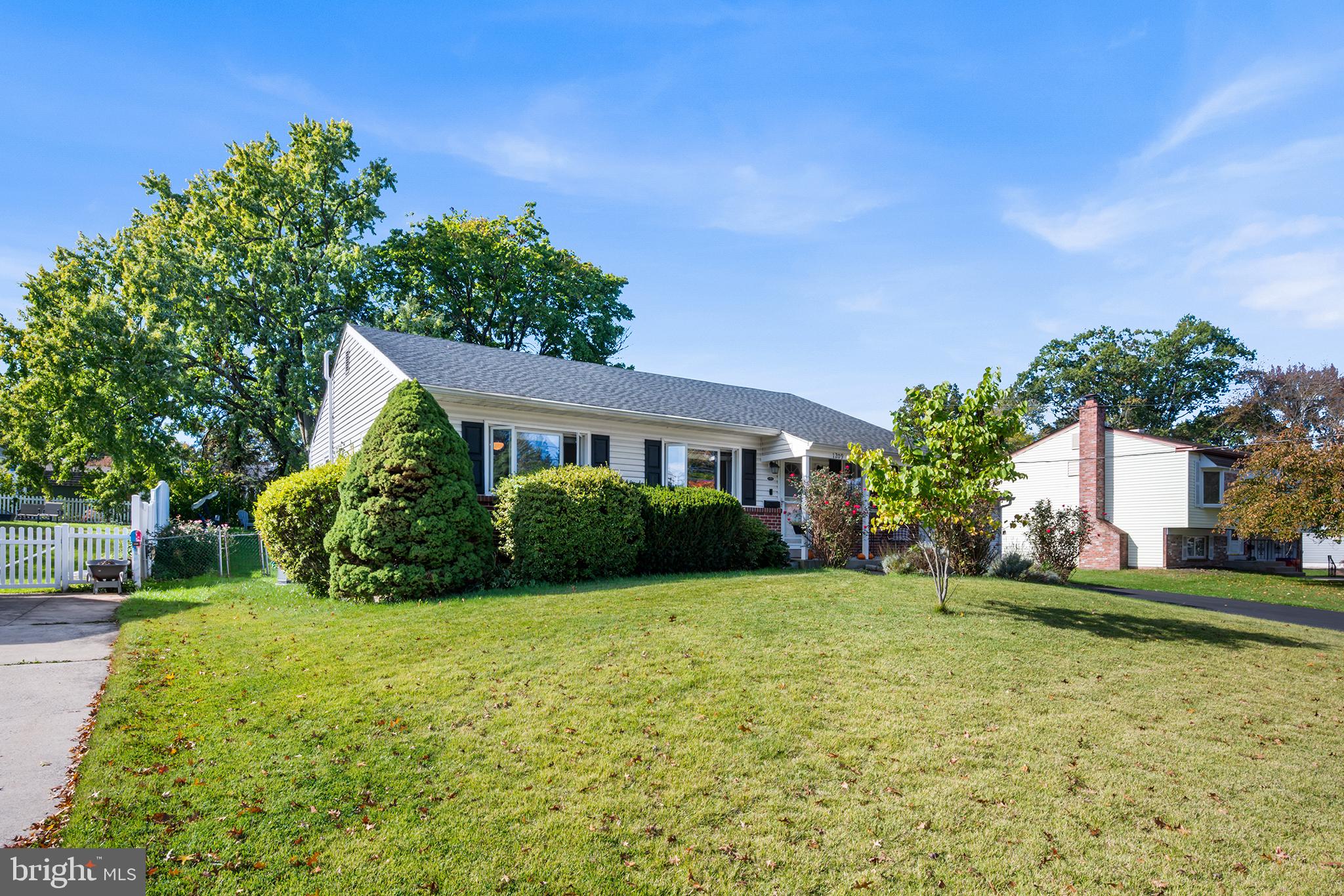 1209 Log College Dr, Warminster, PA 18974 photo