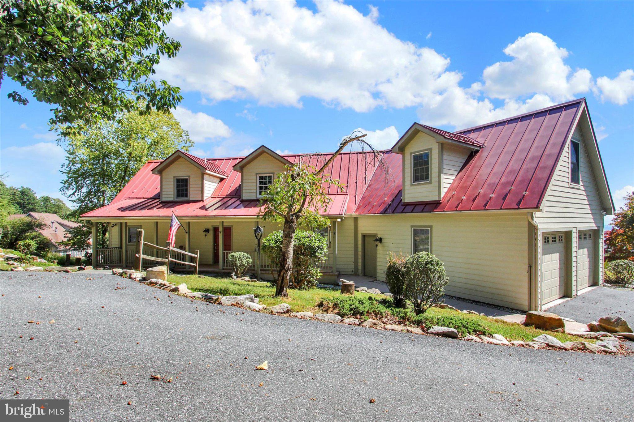 1060 Kuhn Rd, Boiling Springs, PA 17007 photo