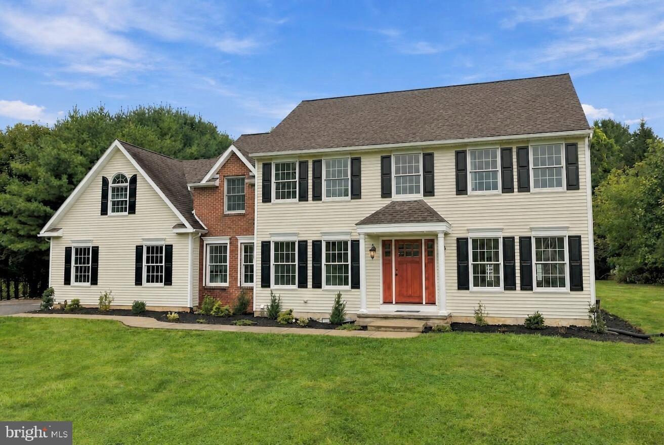 4 Schoolhouse Ln, Fleetwood, PA 19522