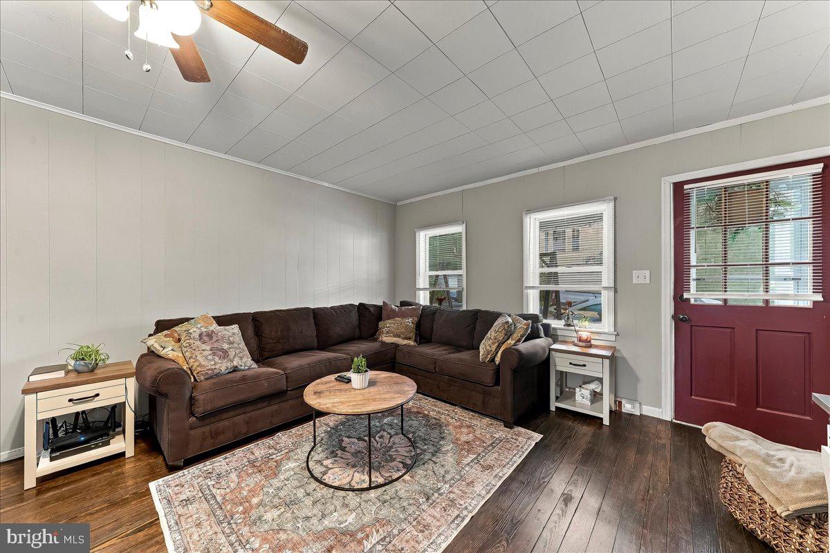 216 Grant St, Parkesburg, PA 19365 photo