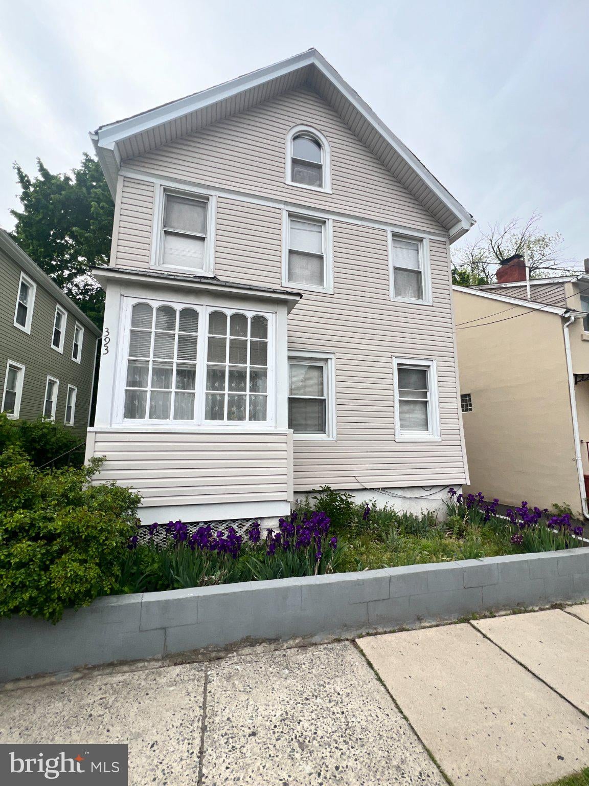 393 Glenwood Ave, East Orange, NJ 07017
