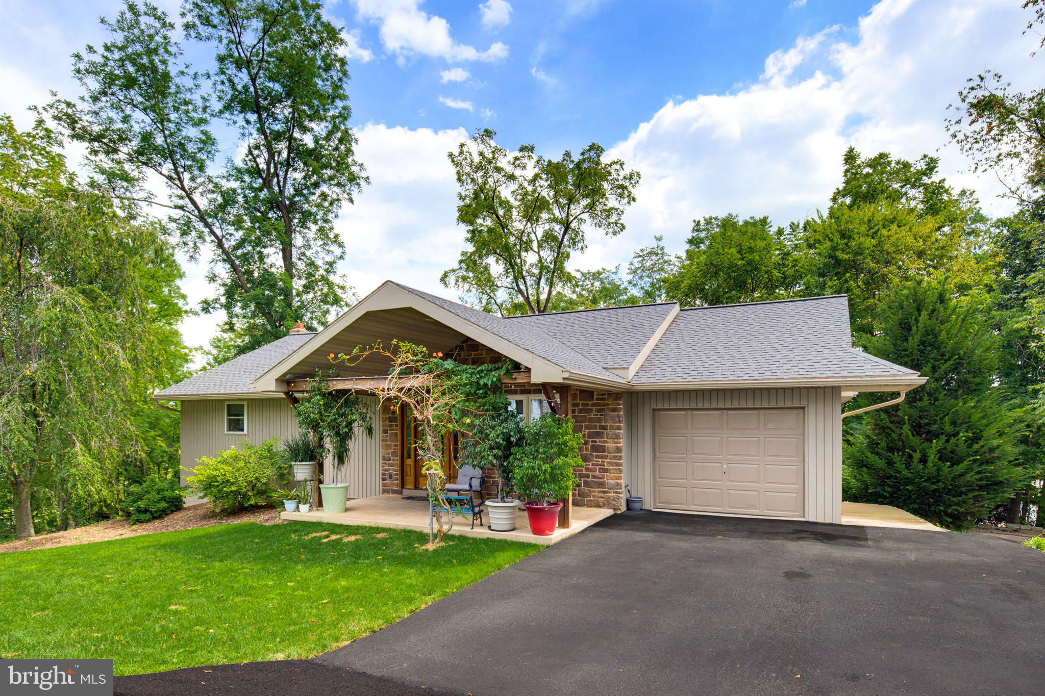 78 Parkview Dr, Elizabethtown, PA 17022