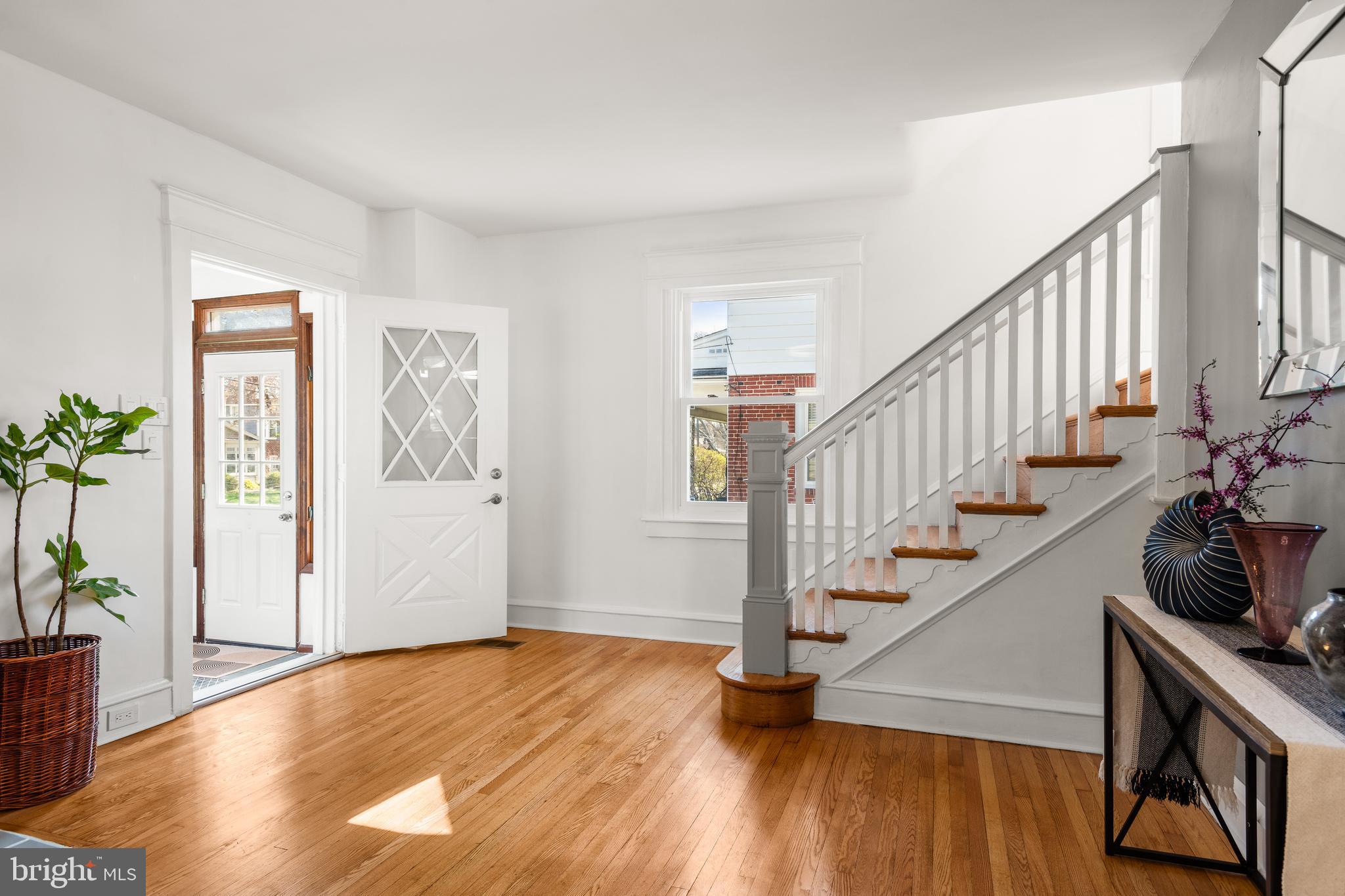 606 Valley Rd, Havertown, PA 19083 photo