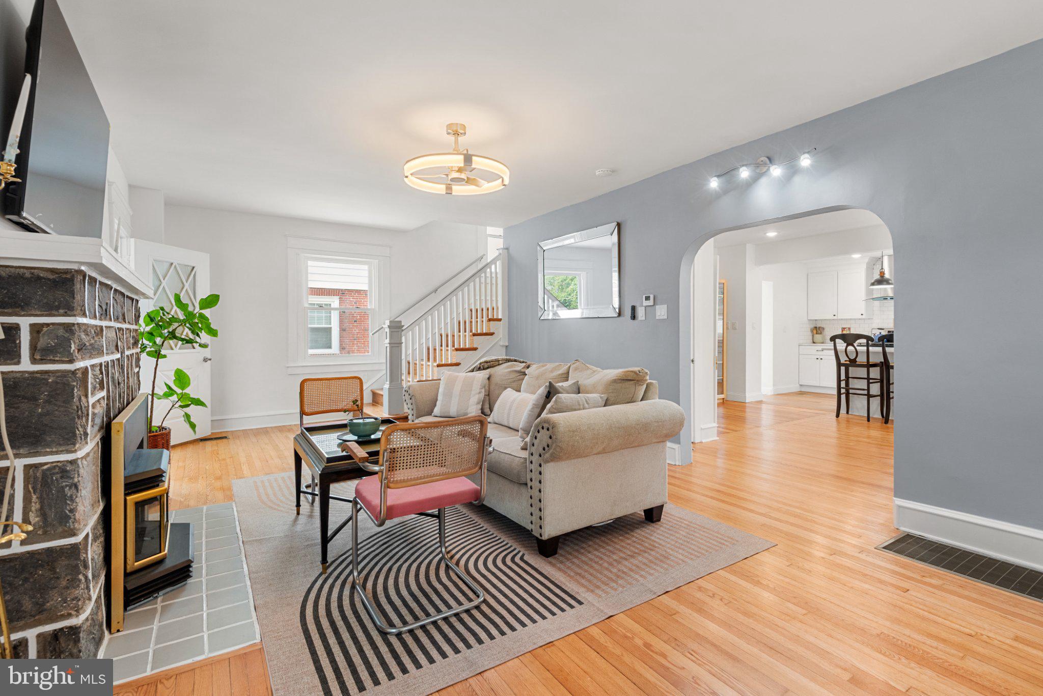 606 Valley Rd, Havertown, PA 19083 photo