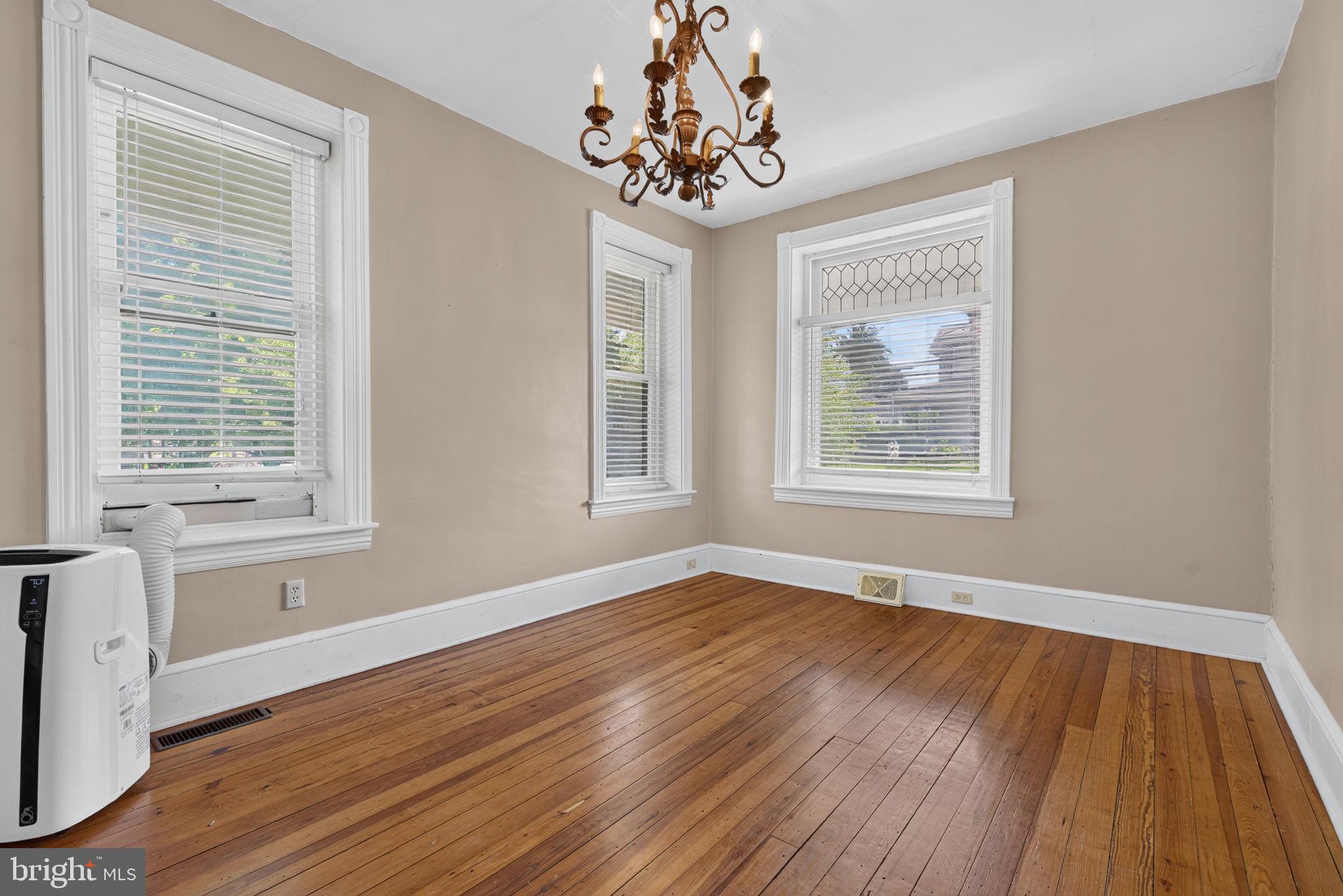 201 W Main St, Leola, PA 17540 photo