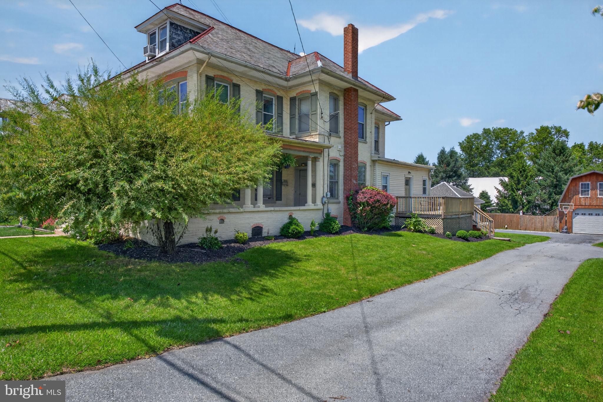 201 W Main St, Leola, PA 17540 photo