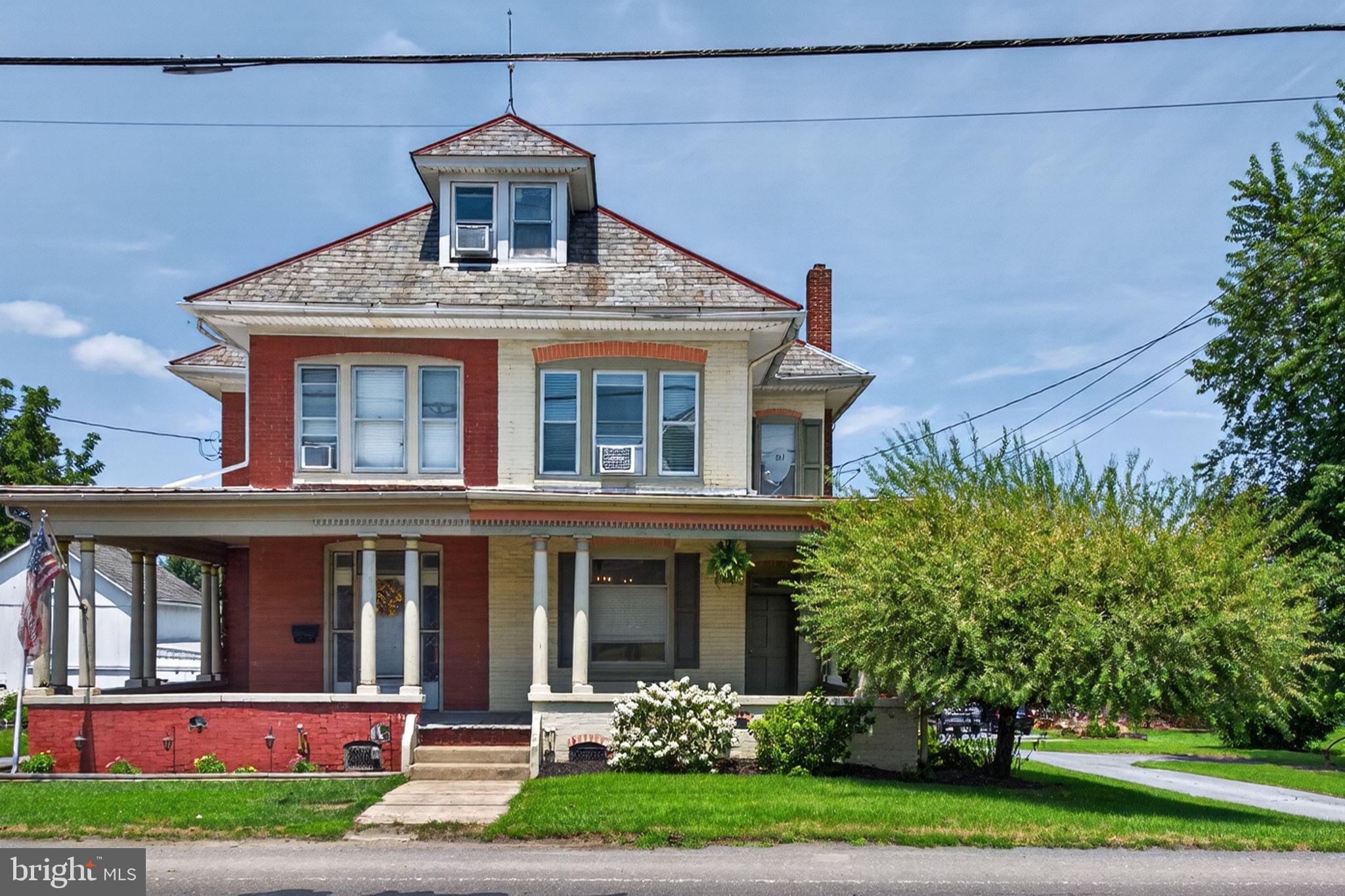 201 Main St, Leola, PA 17540