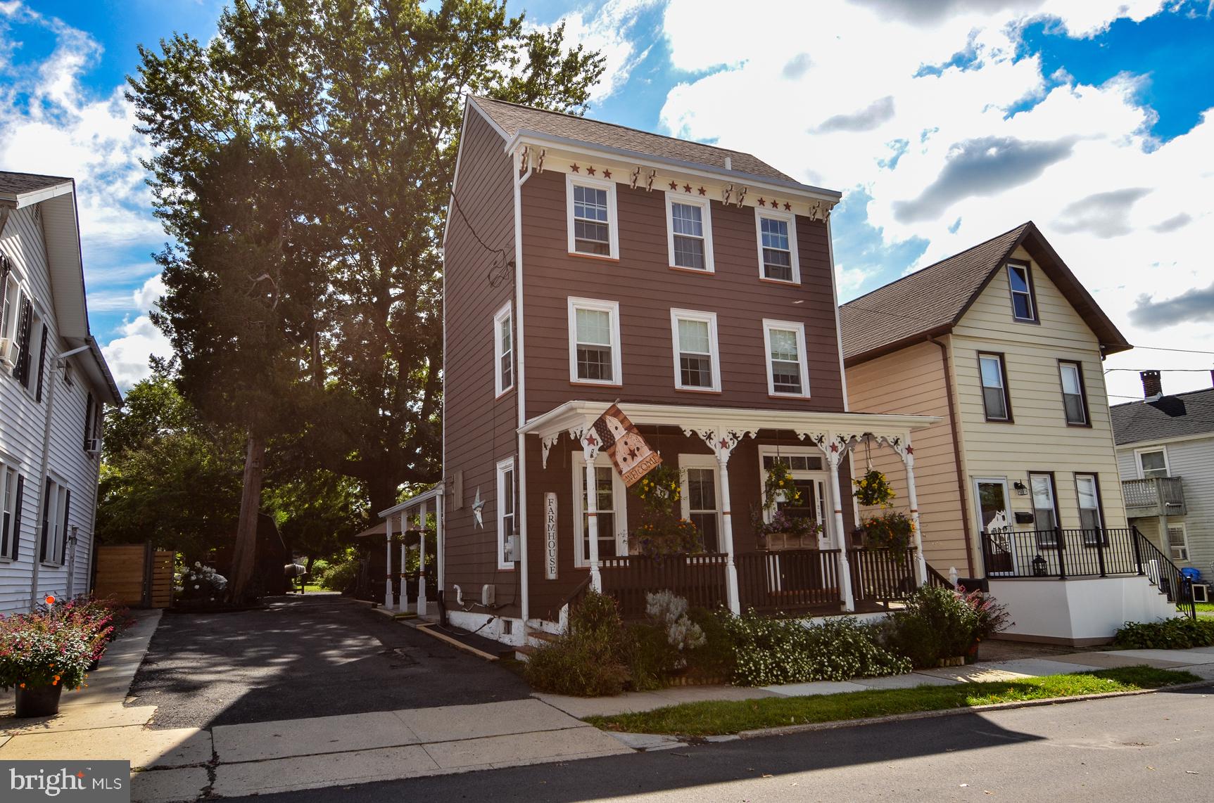 122 Burlington St, Bordentown, NJ 08505