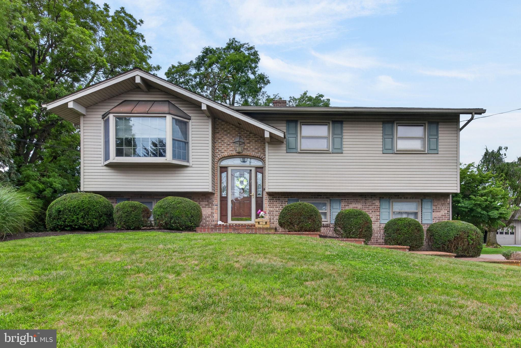 20 Locust St, Talmage, PA 17580