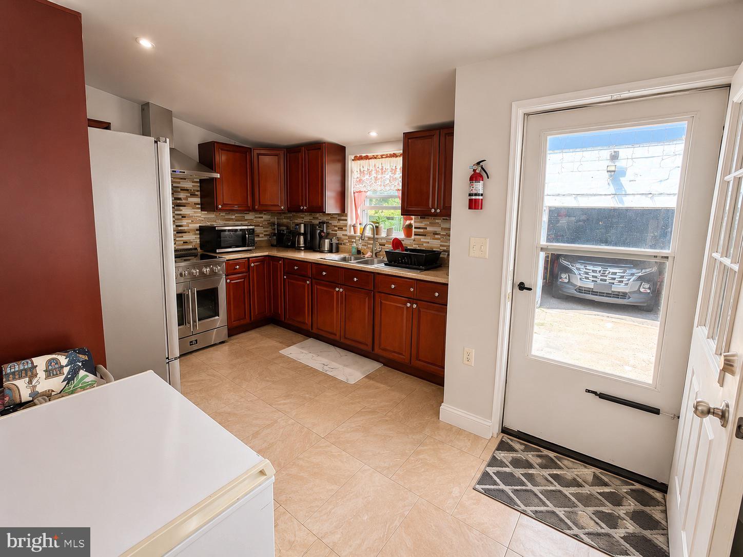 4634 James St, Philadelphia, PA 19137 photo