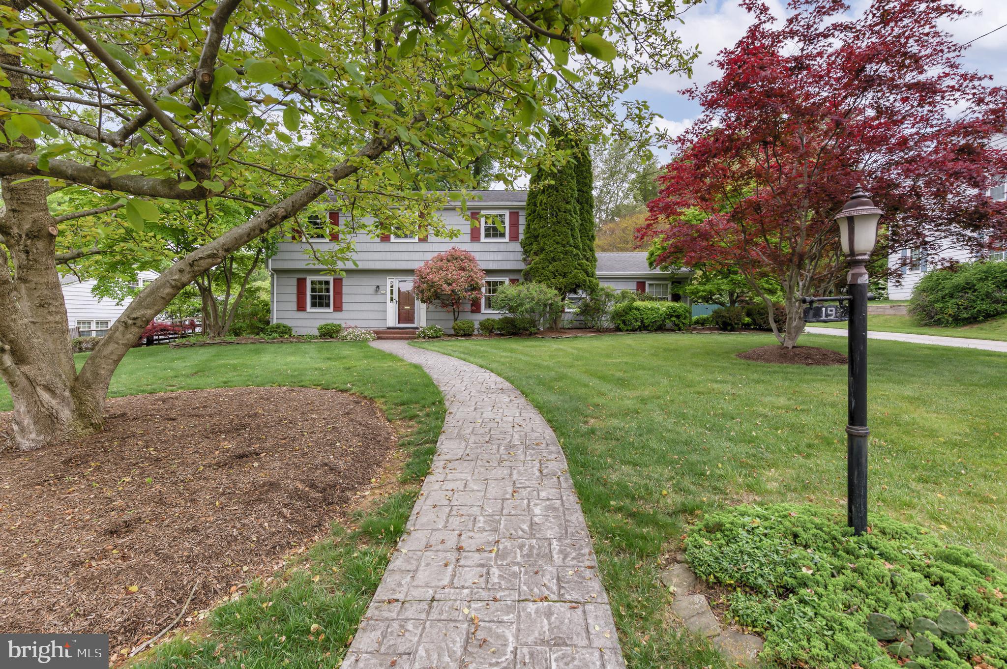 19 Farm Rd, Ewan, NJ 08638