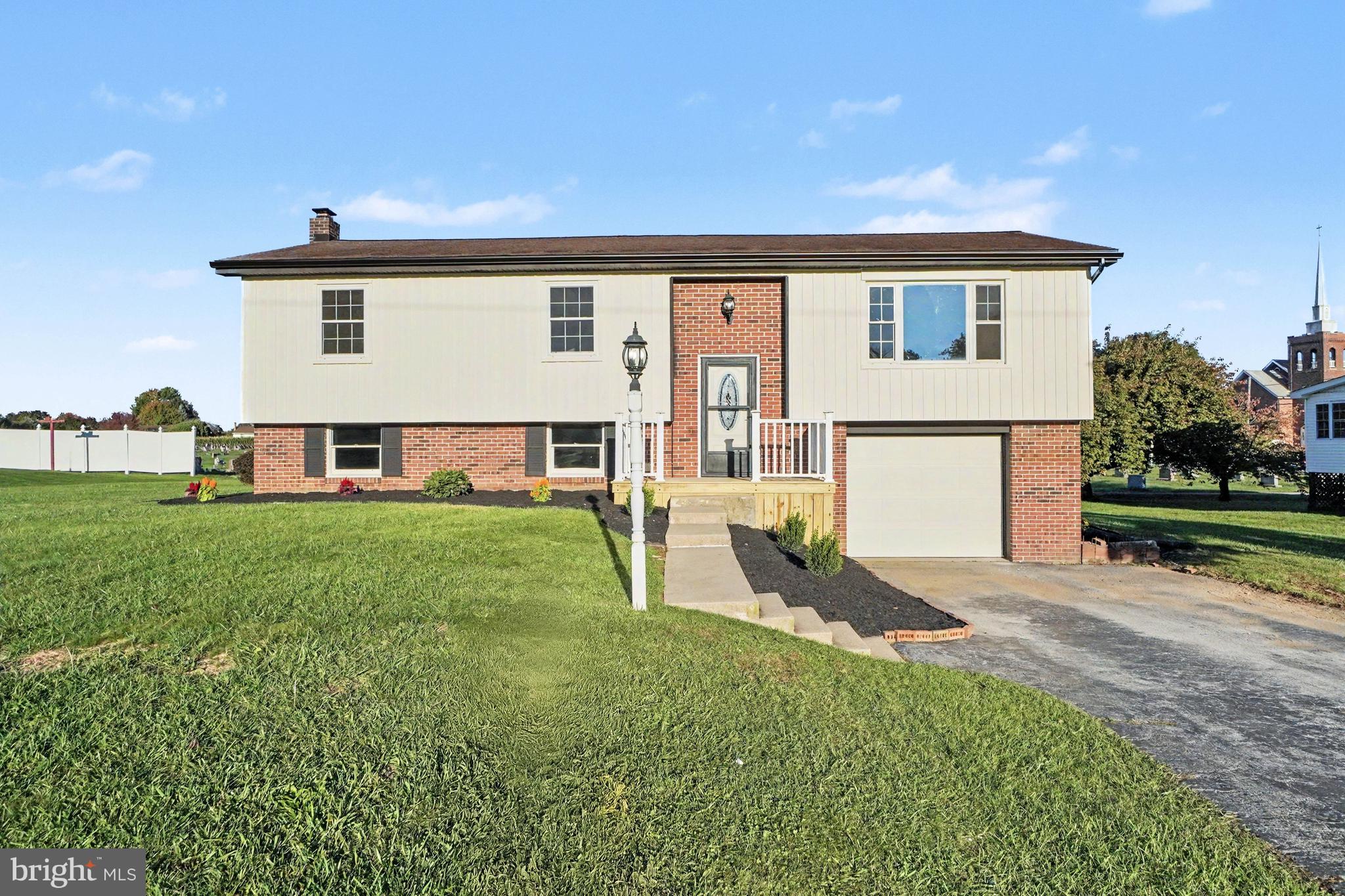 1643 Parkway Dr, Lebanon, PA 17046