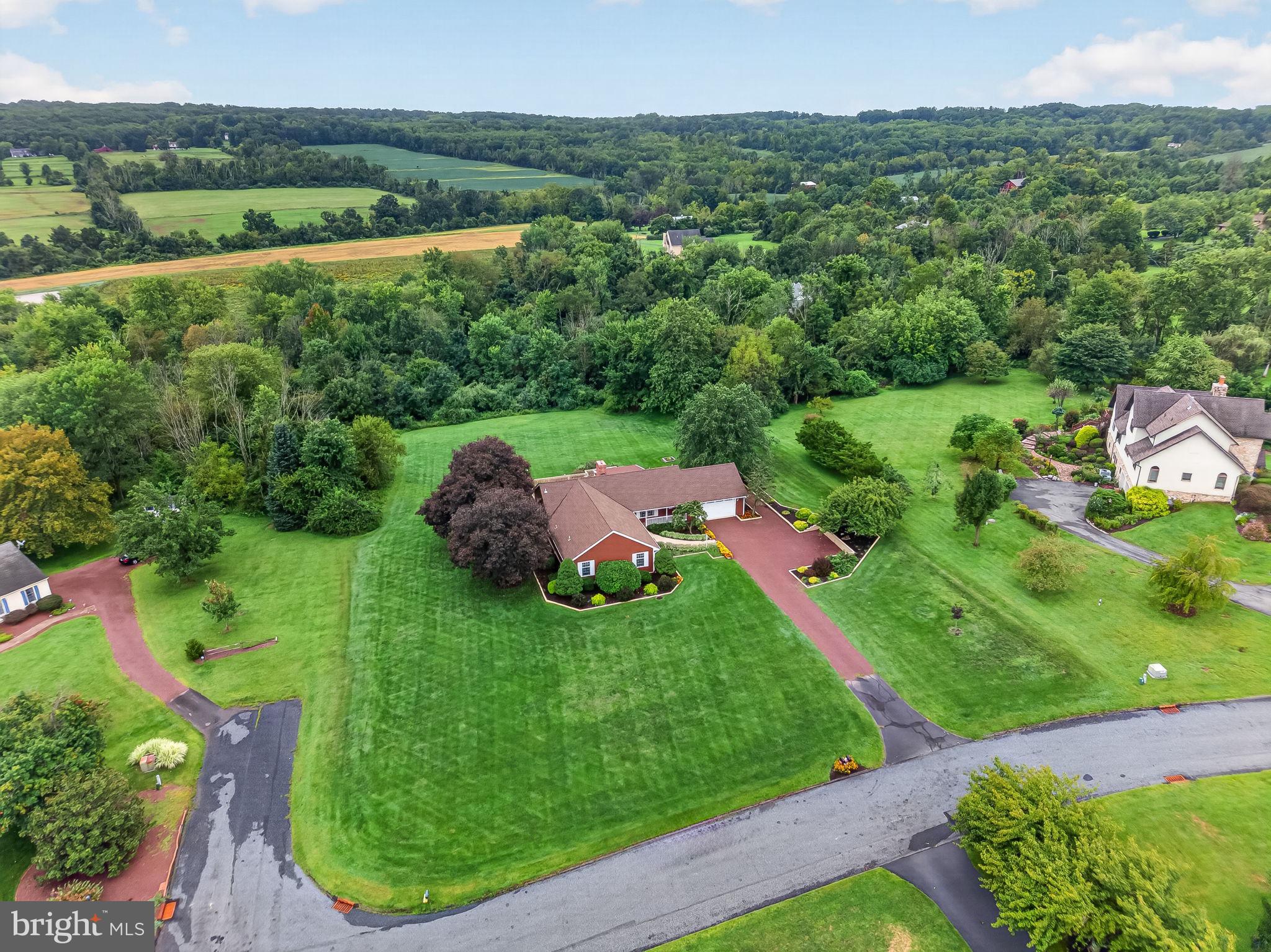 8 Meadow Lark Way, Ringoes, NJ 08551 photo