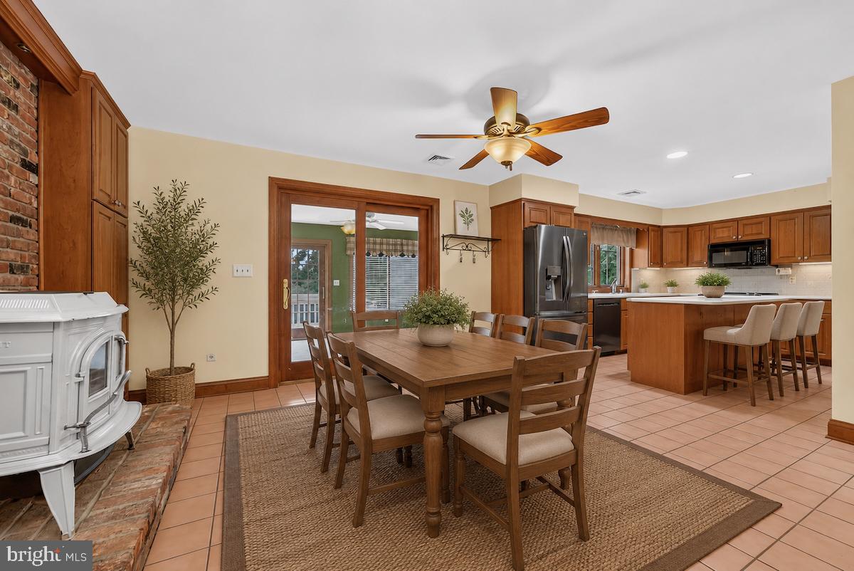 8 Meadow Lark Way, Ringoes, NJ 08551 photo