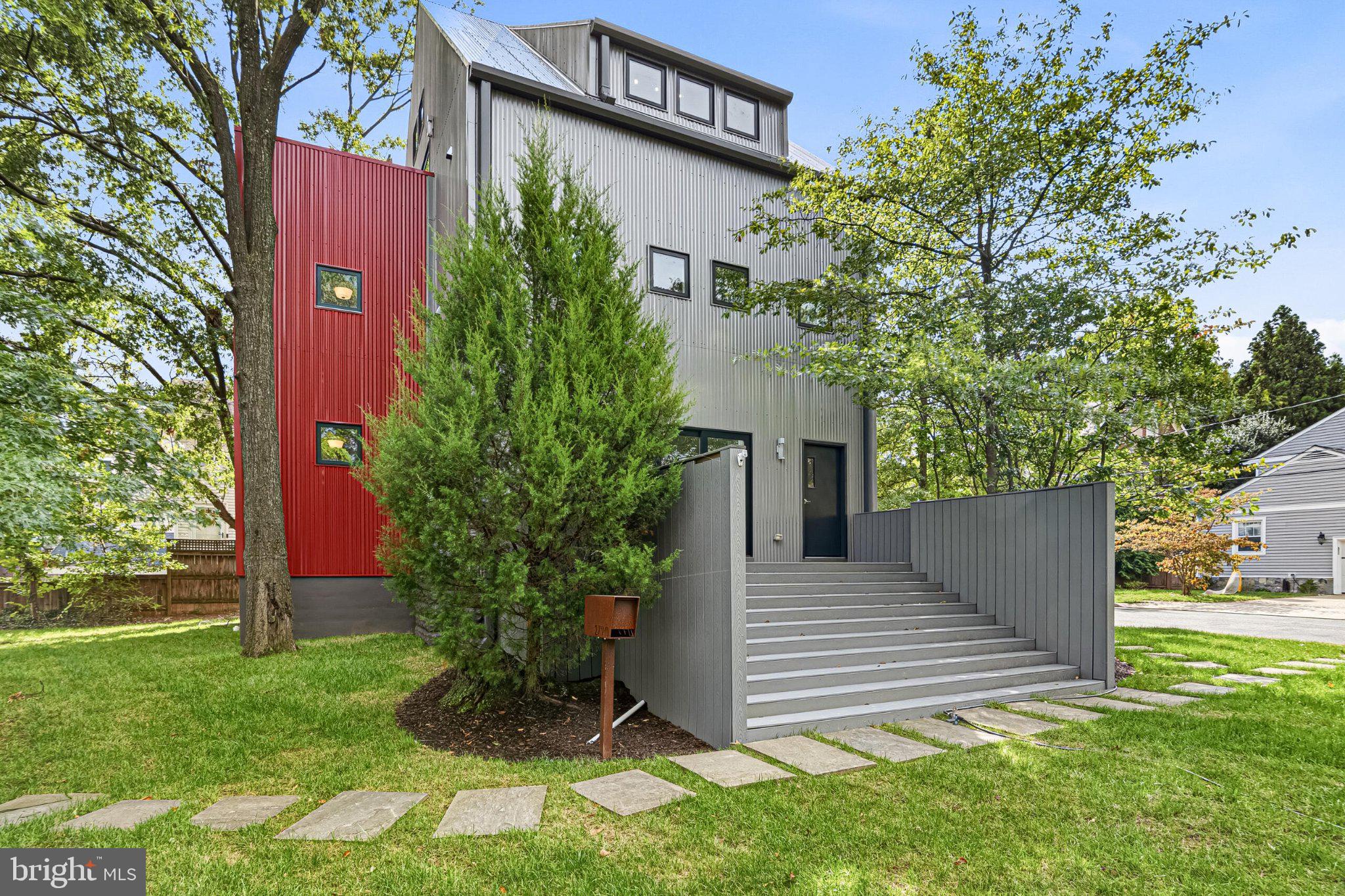 2790 Washington Blvd, Arlington, VA 22201 photo