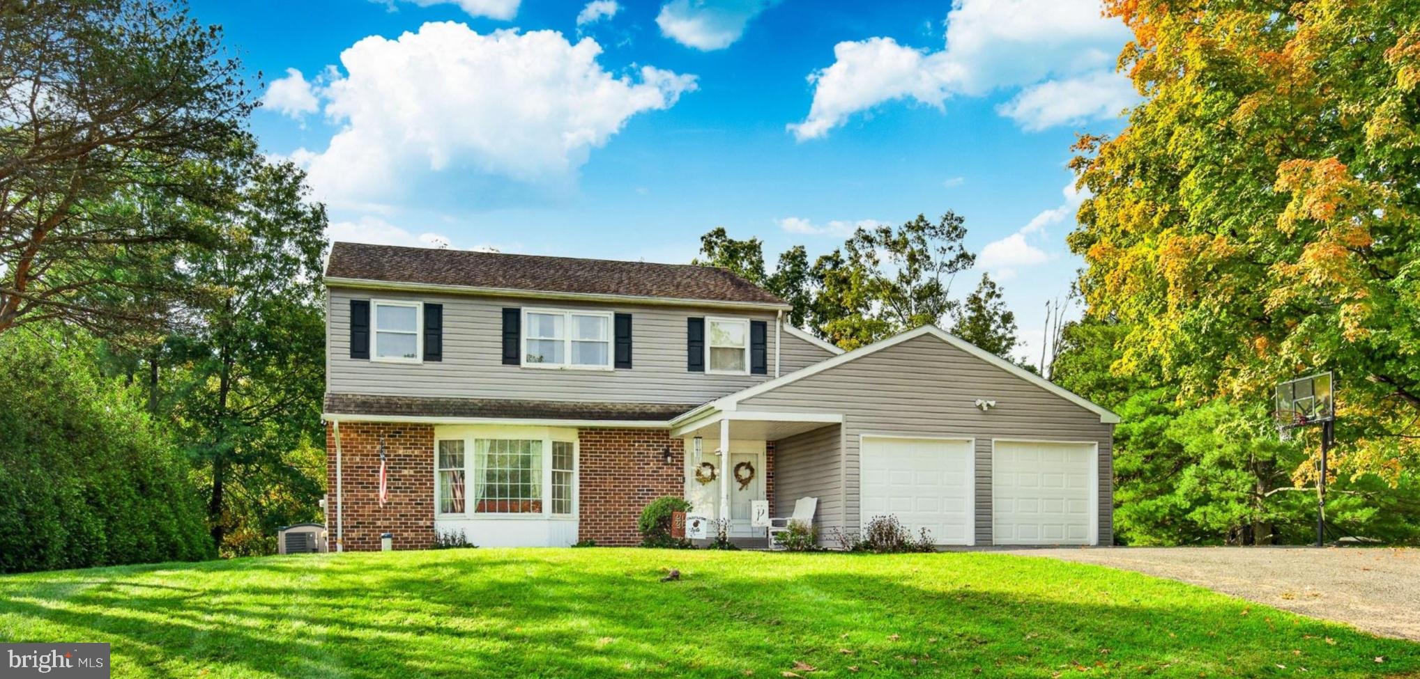 63 Lark Ln, Gilbertsville, PA 19525