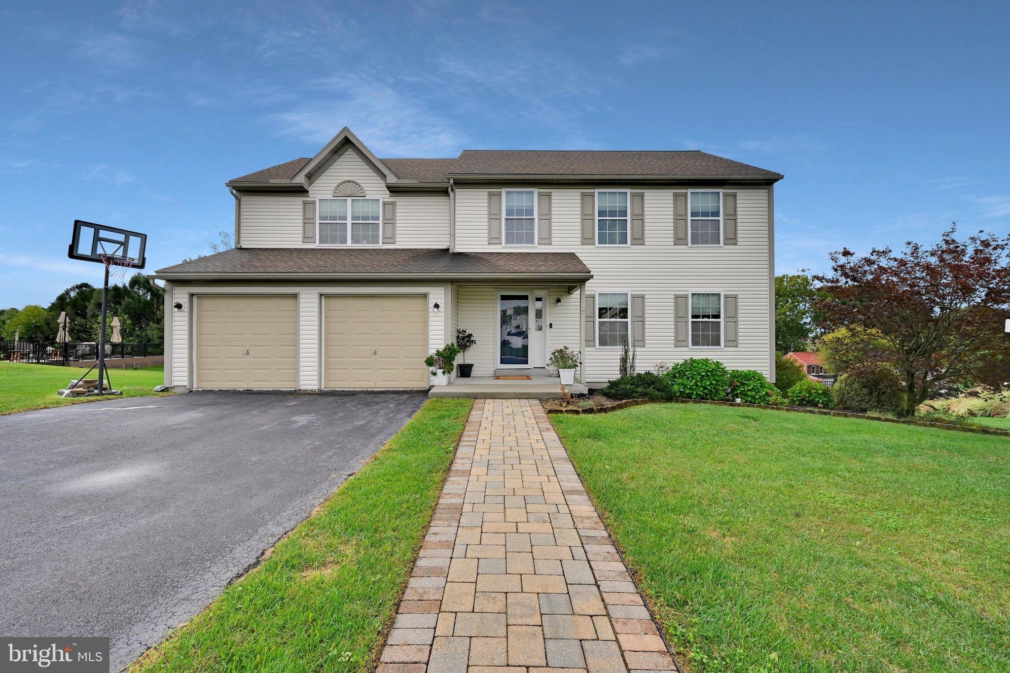 59 Sunglo Dr, Leesport, PA 19533