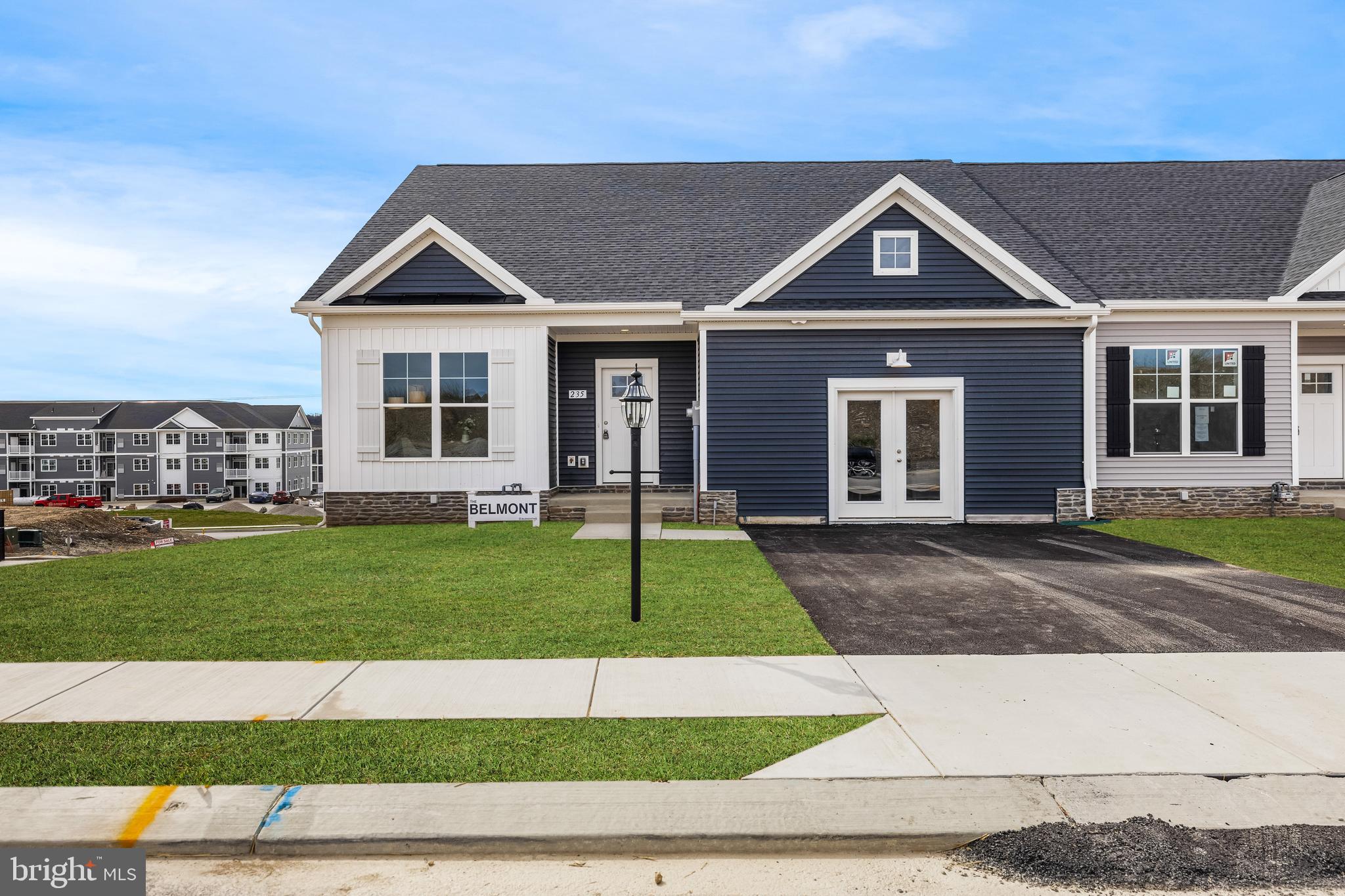 220 Ridge View Ln, Hanover, PA 17331