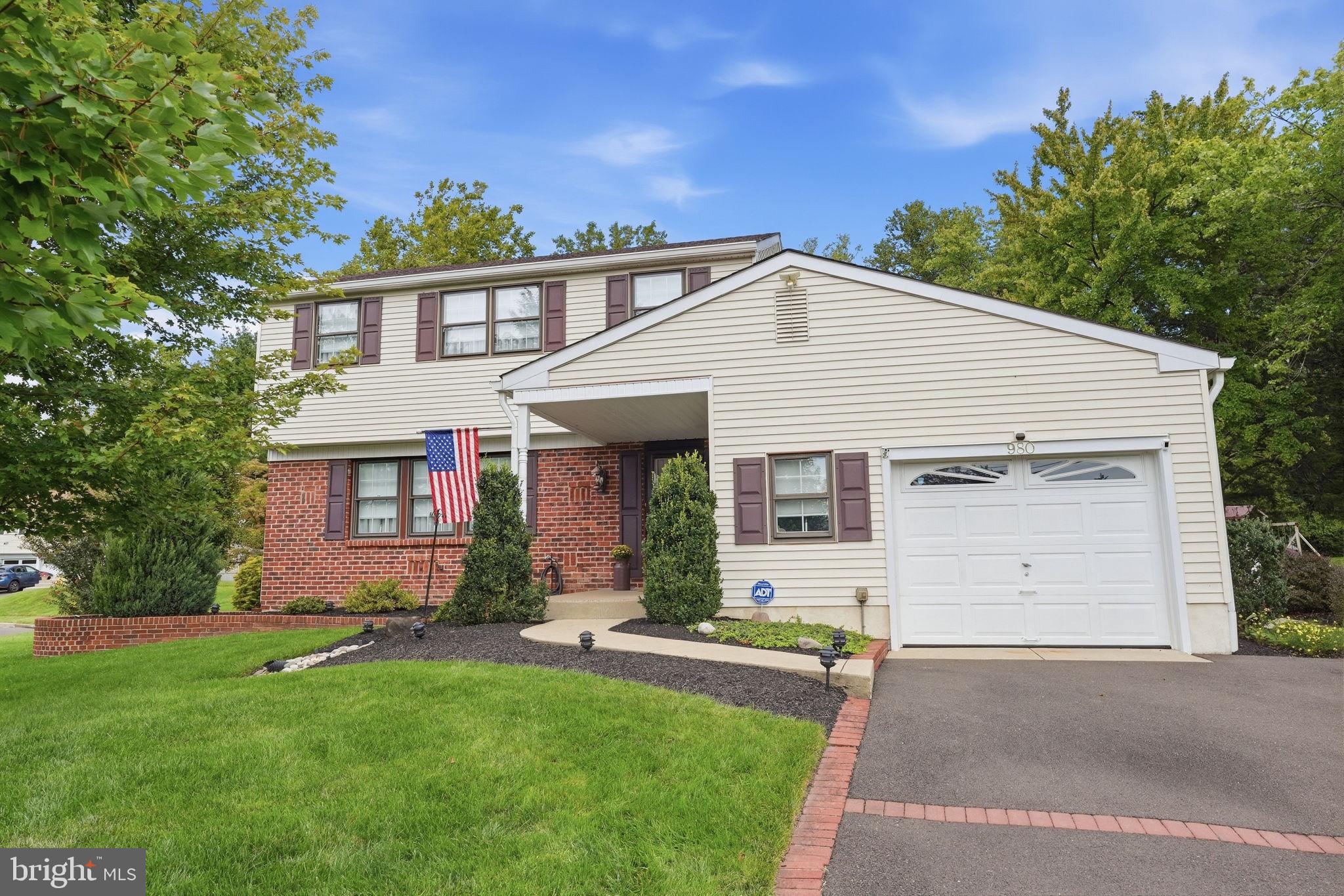 980 Decker Ln, Warminster, PA 18974