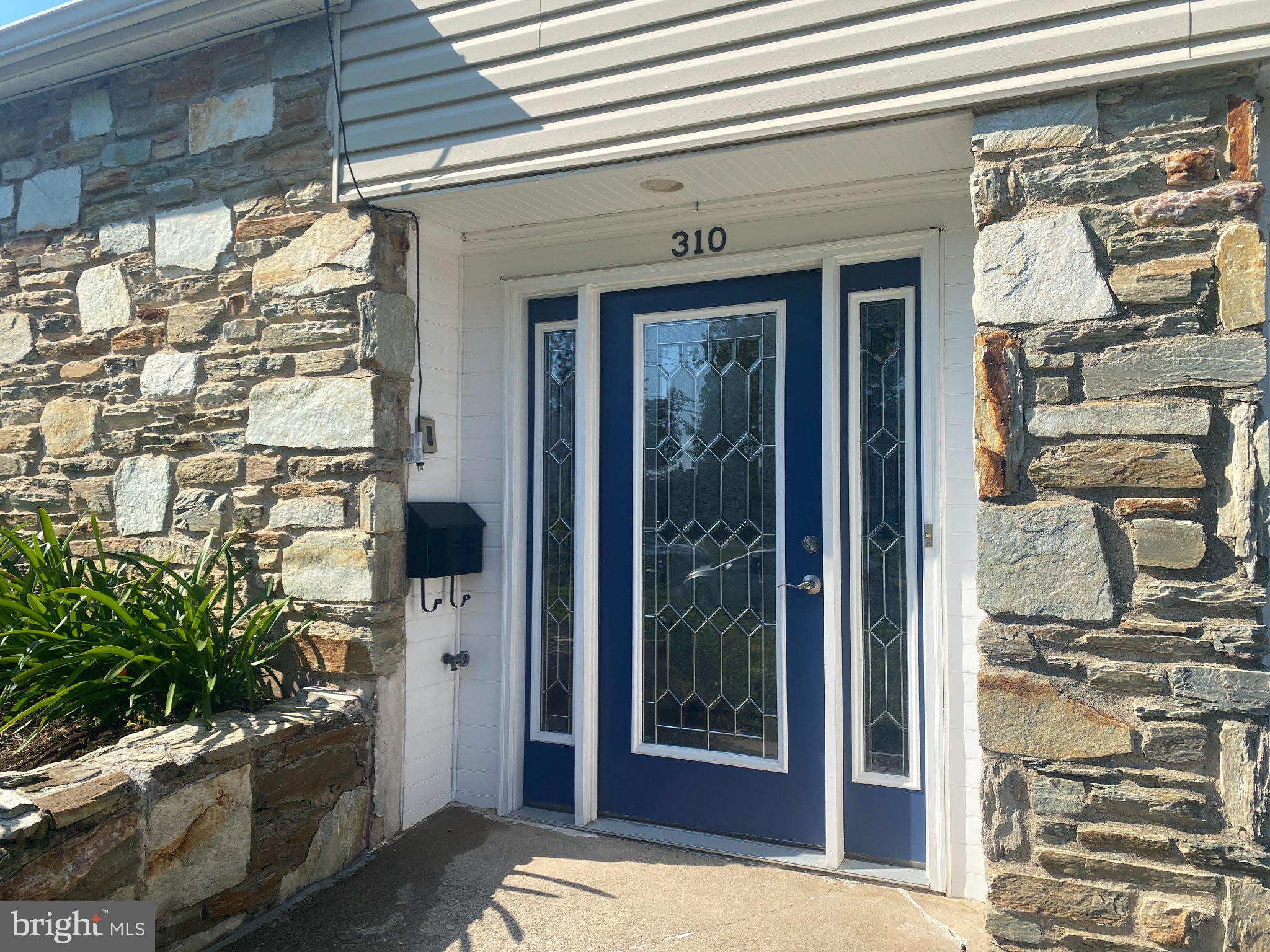 310 Tally Hollow Dr, Warminster, PA 18974 photo