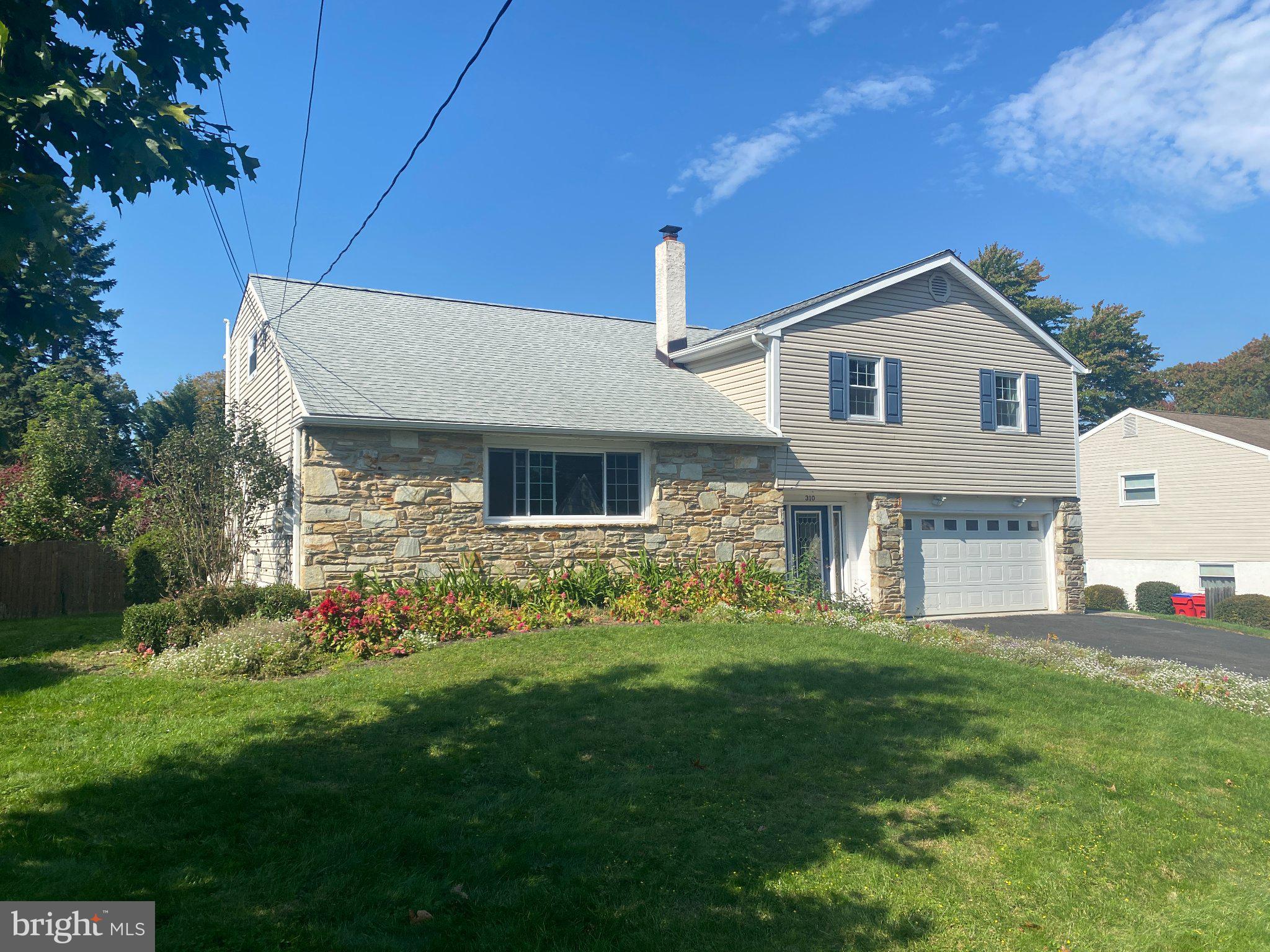 310 Tally Hollow Dr, Warminster, PA 18974 photo