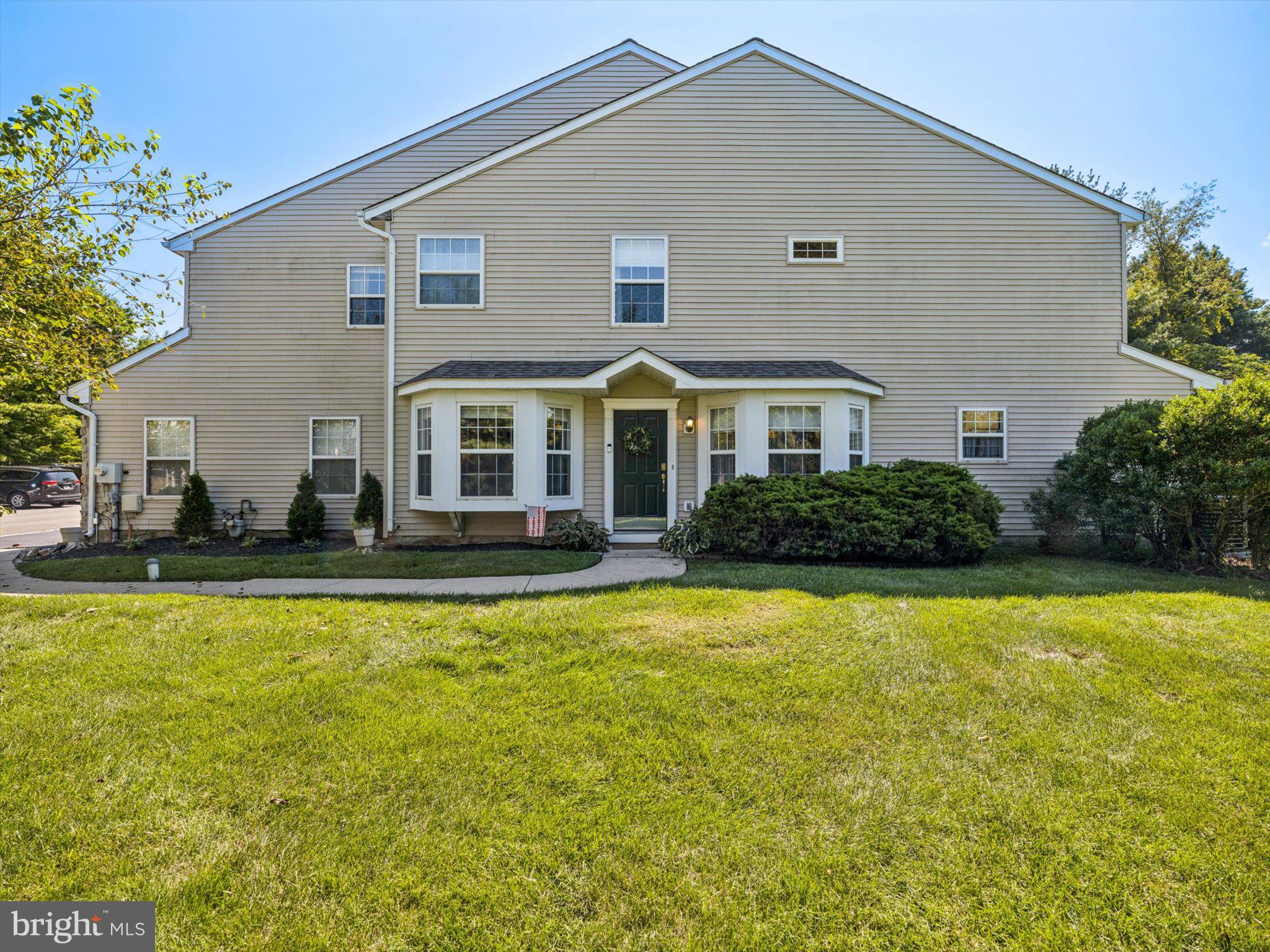 2309 Periwinkle Ct, Phoenixville, PA 19460 photo