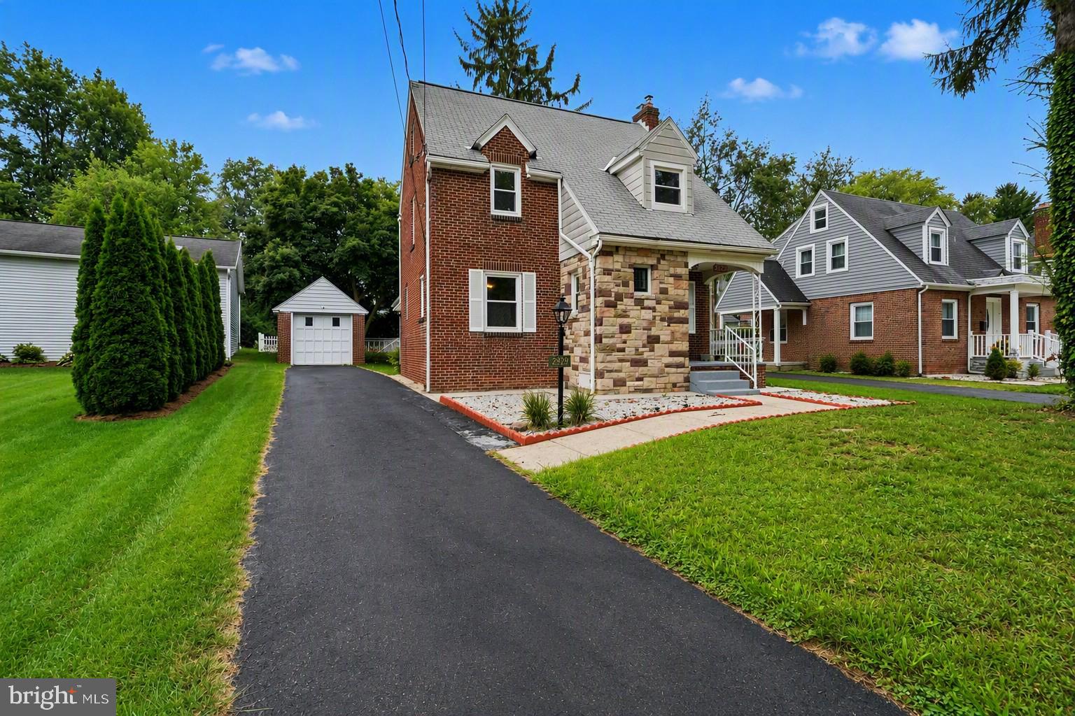 2929 Locust Ln, Harrisburg, PA 17109 photo