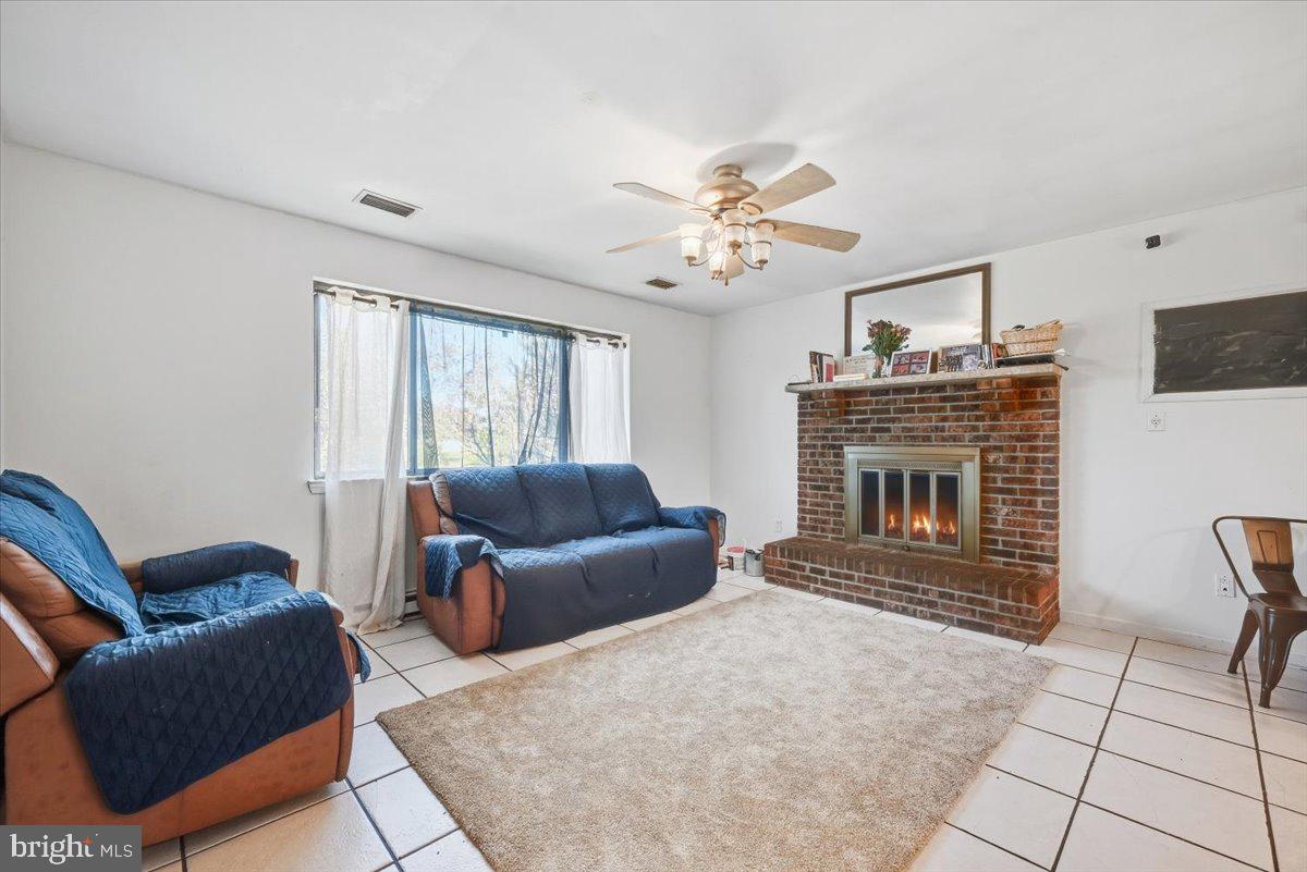 1112 Scott St, Brodheadsville, PA 18322 photo