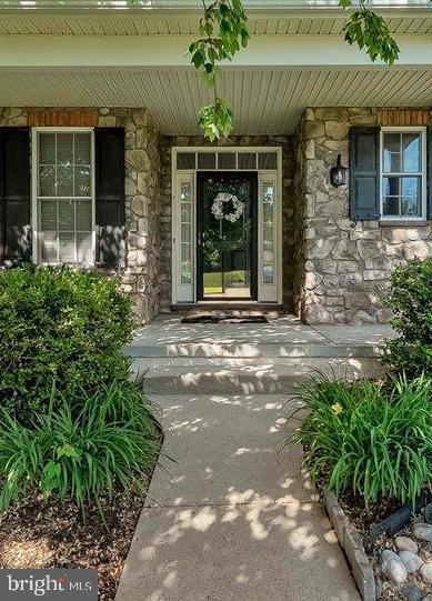 4 Henley Dr, Avondale, PA 19311