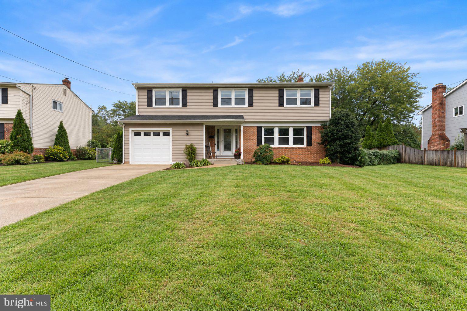 1833 Point Dr, Cherry Hill, NJ 08003