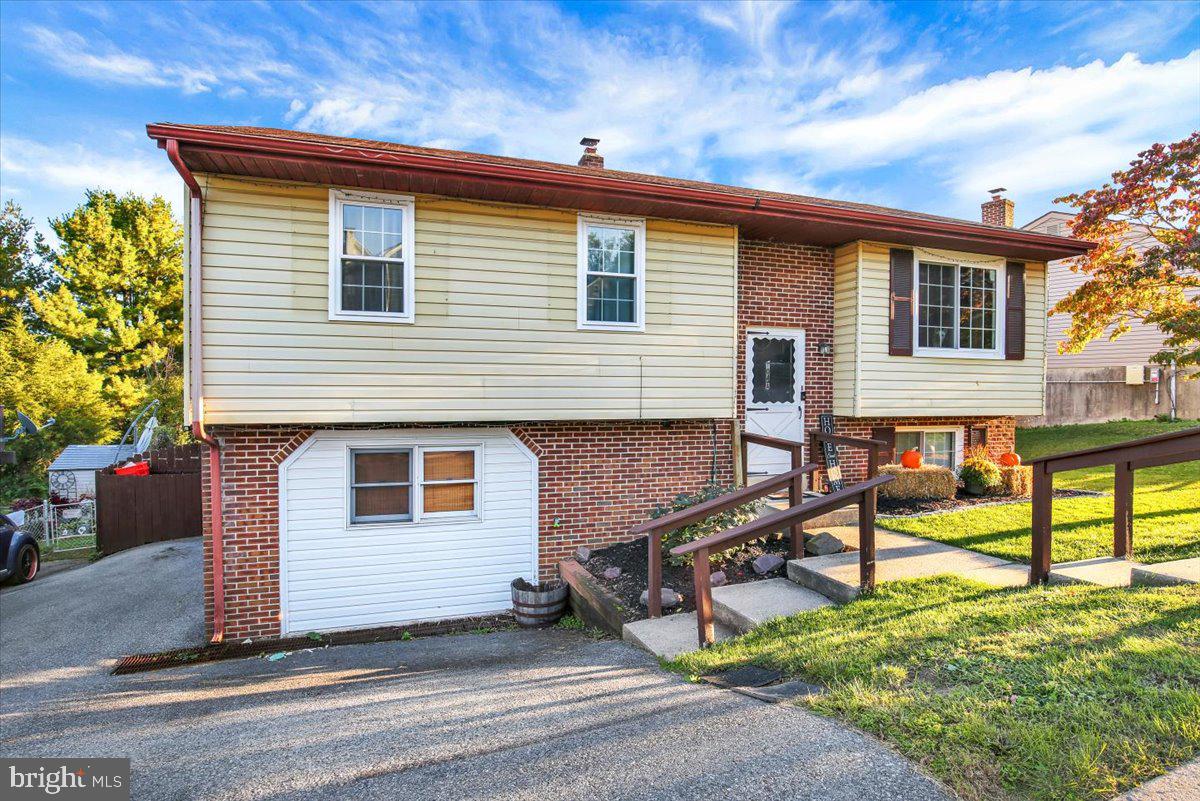 104 Pear St, Mohnton, PA 19540