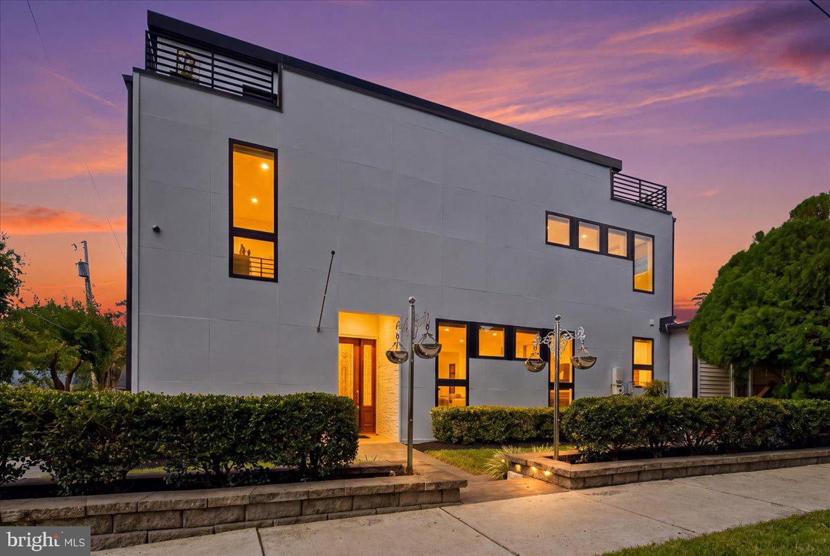 900 20th St, Arlington, VA 22202
