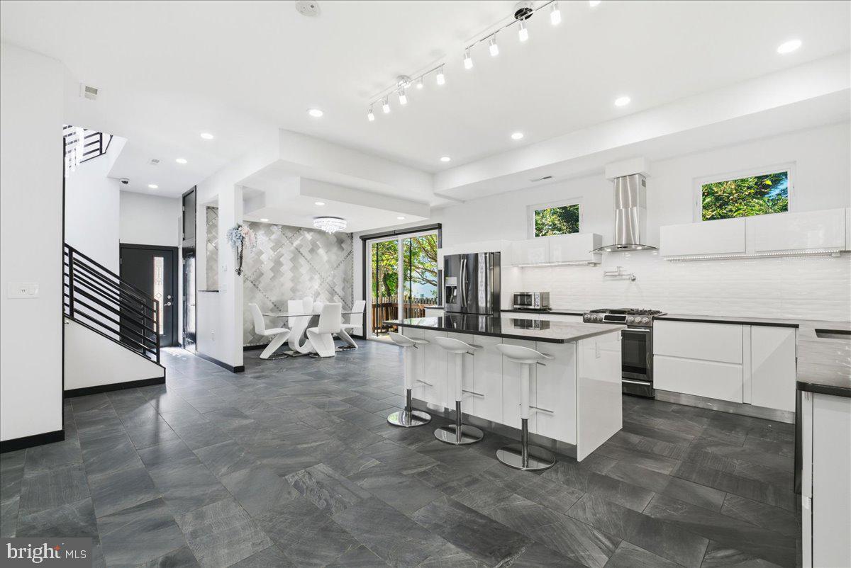 900 20th St, Arlington, VA 22202 photo