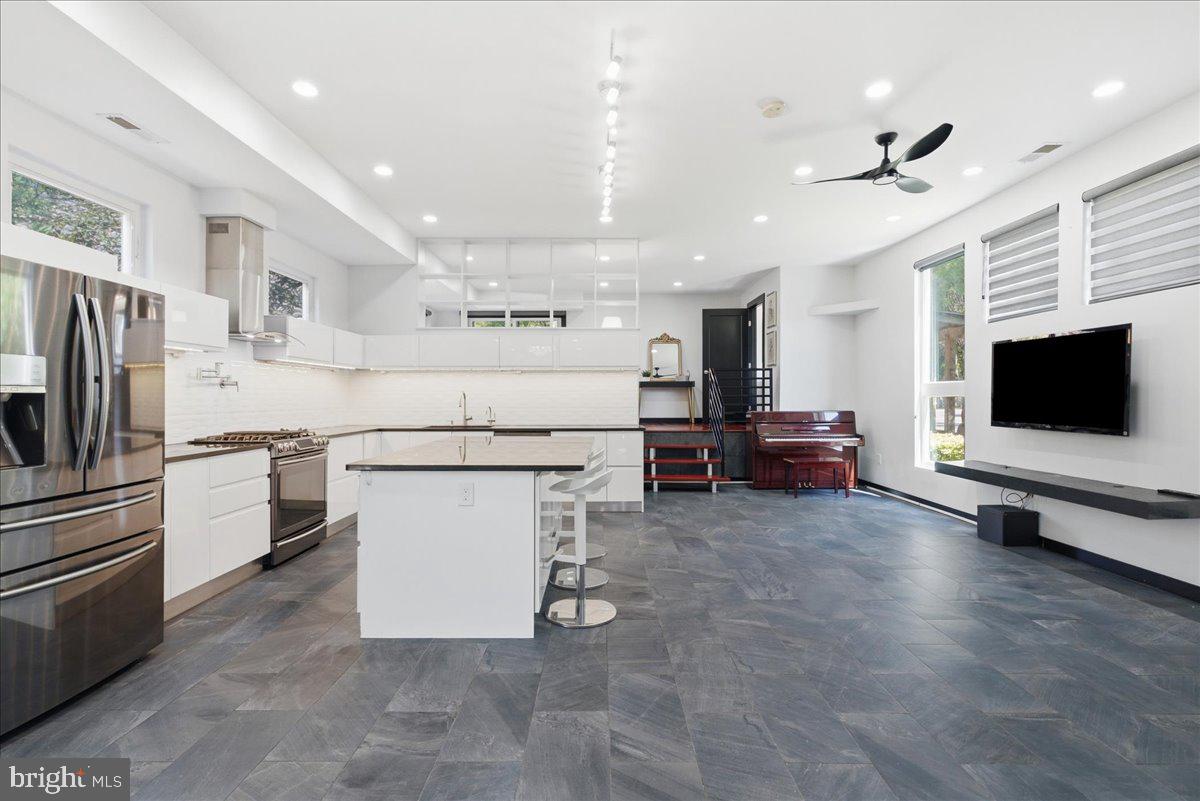 900 20th St, Arlington, VA 22202 photo