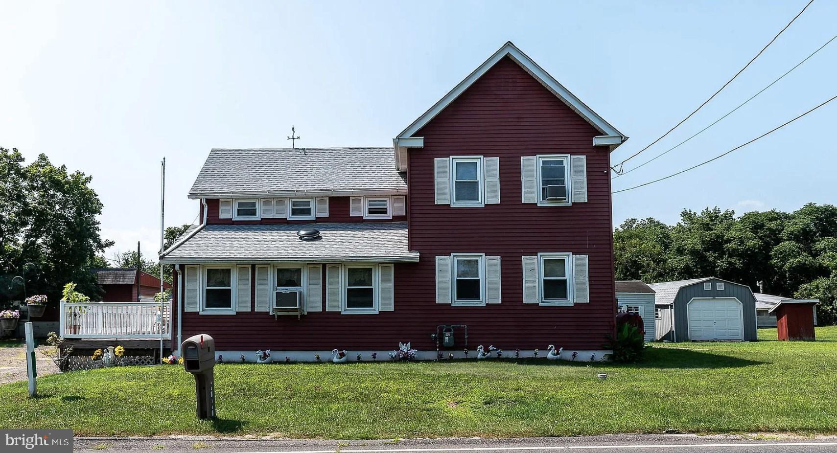 81 Almond Rd, Elmer, NJ 08318
