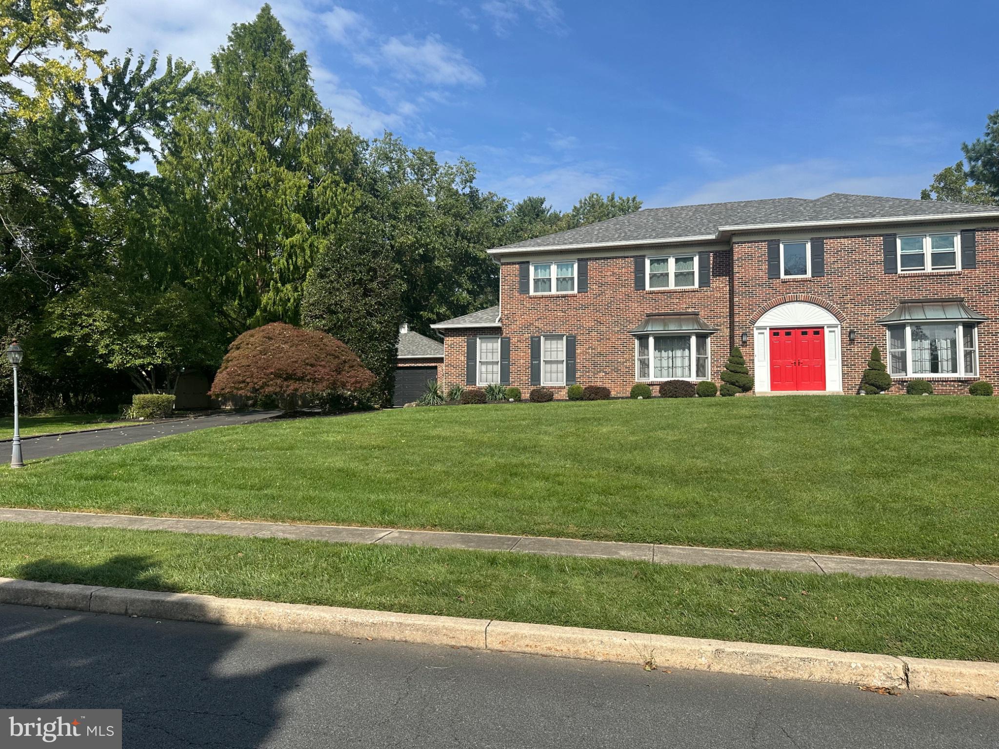 685 Wyndrise Dr, Blue Bell, PA 19422 photo