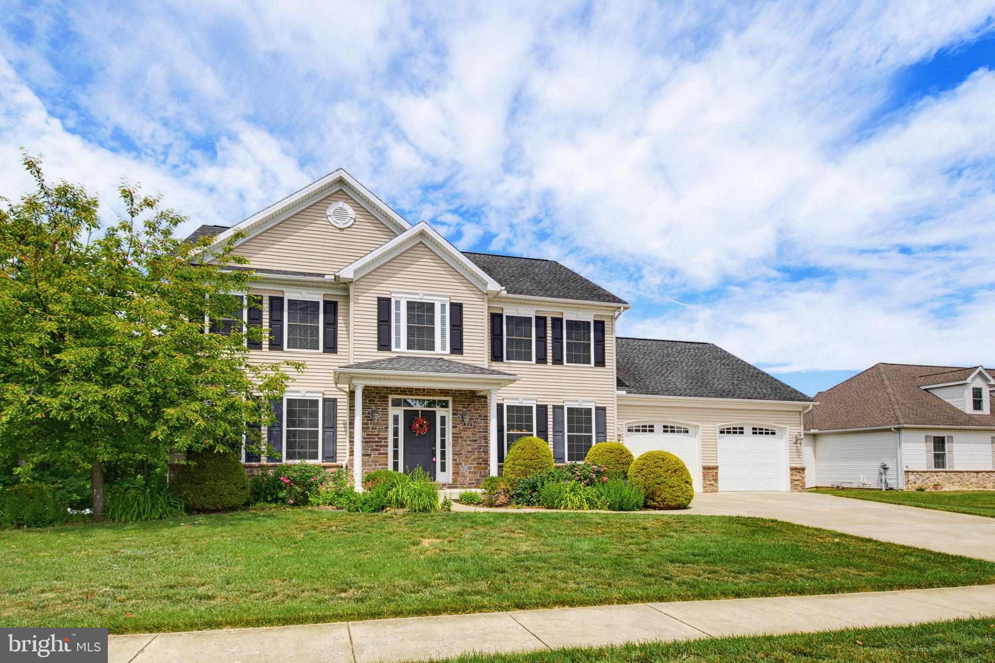 171 Pine Creek Dr, Carlisle, PA 17013 photo