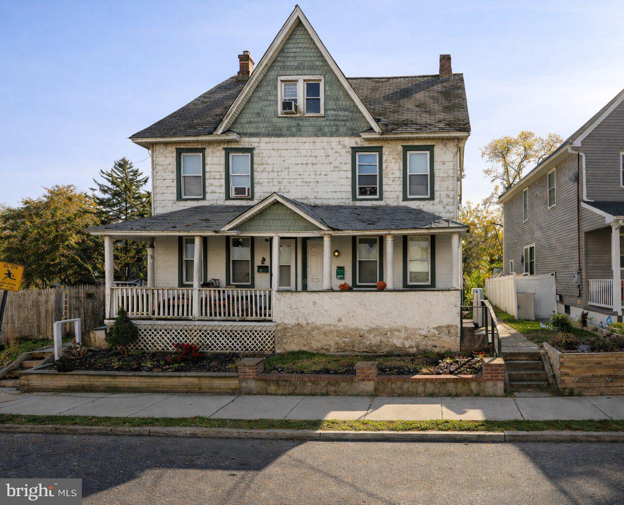 215 217 Moreau St, Morrisville, PA 19067