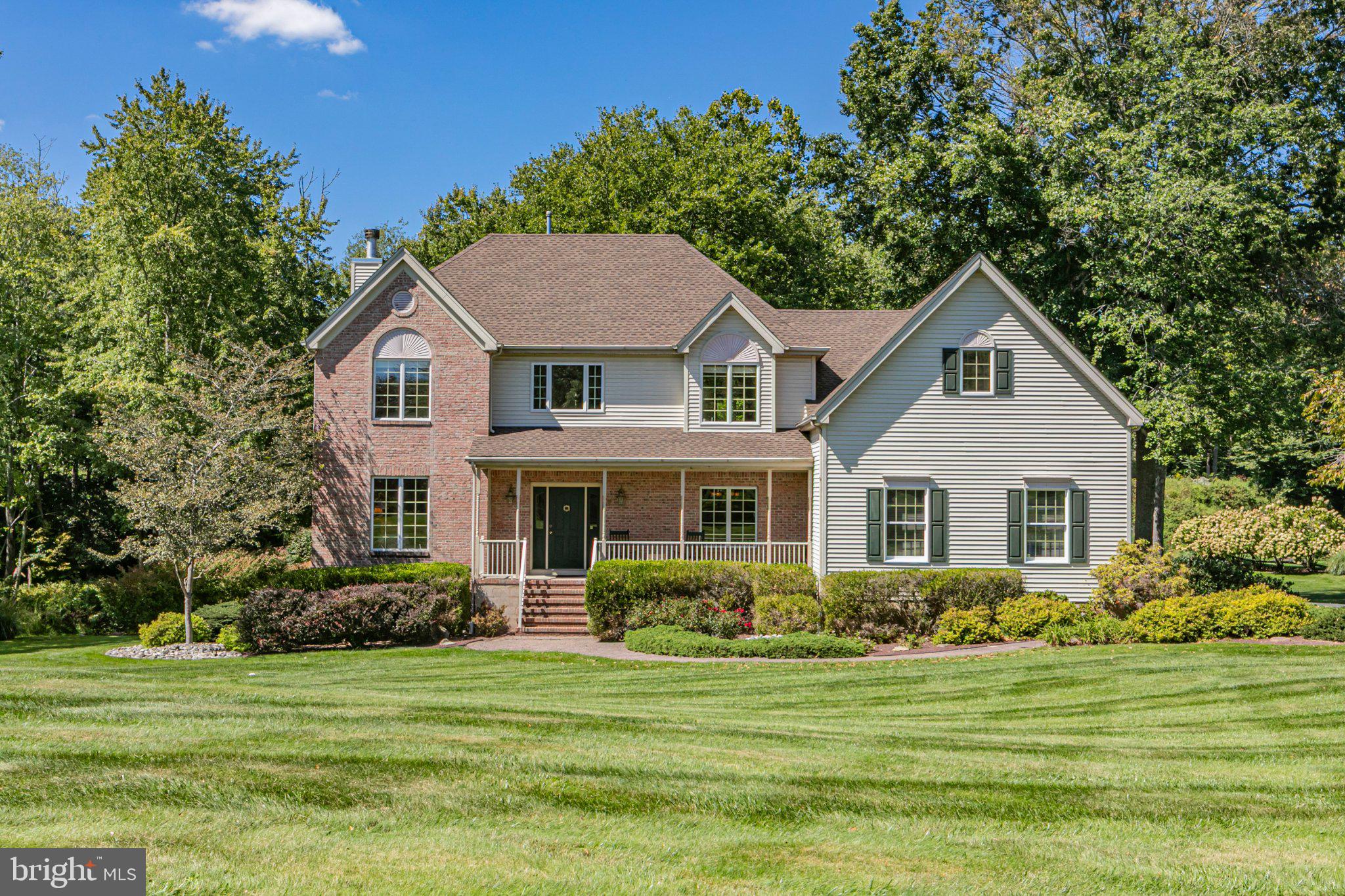 7 Ringos Mill Dr, Hopewell, NJ 08525