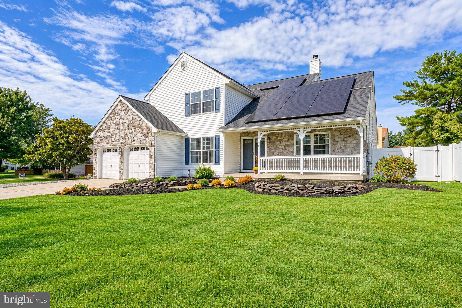 63 Olympia Ln, Sicklerville, NJ 08081