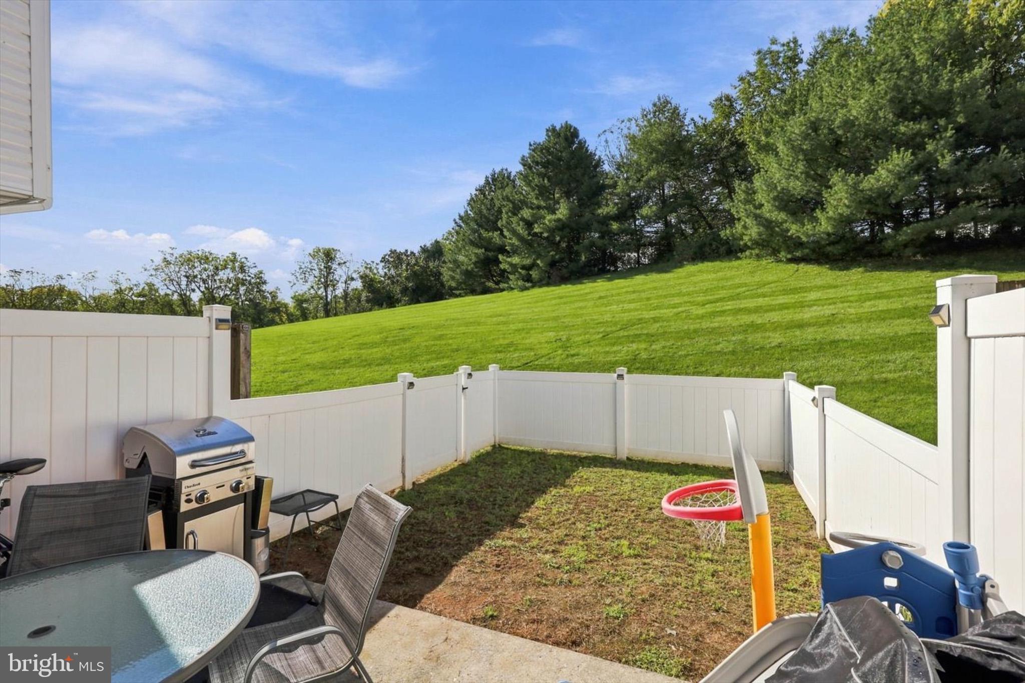 7544 Clover Lee Blvd, Harrisburg, PA 17112 photo