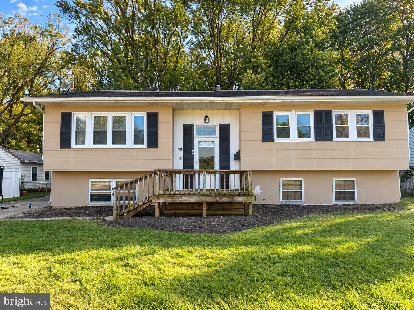 48 Gill Dr, Newark, DE 19713