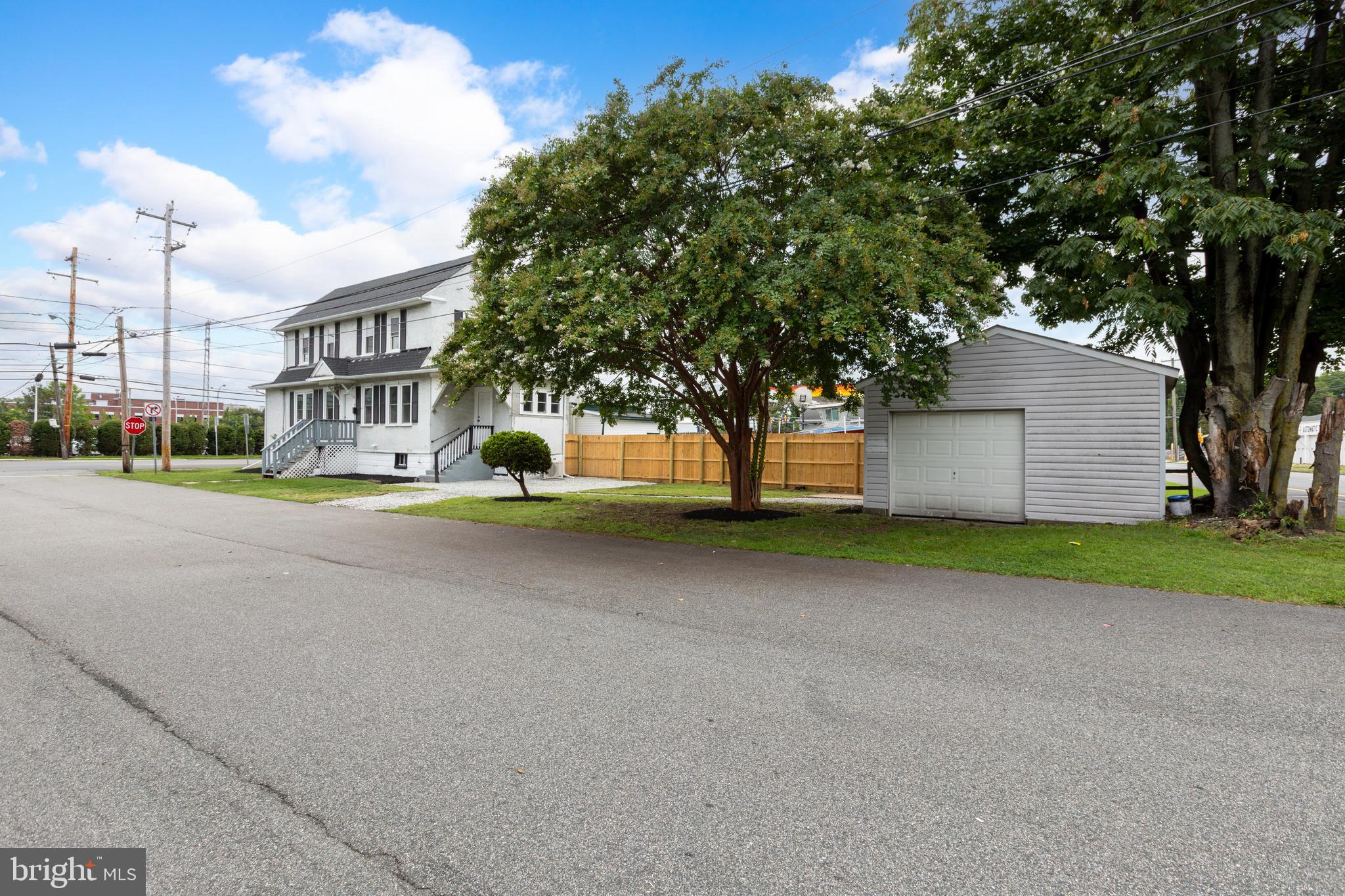 92 Governor Printz Blvd, Essington, PA 19029