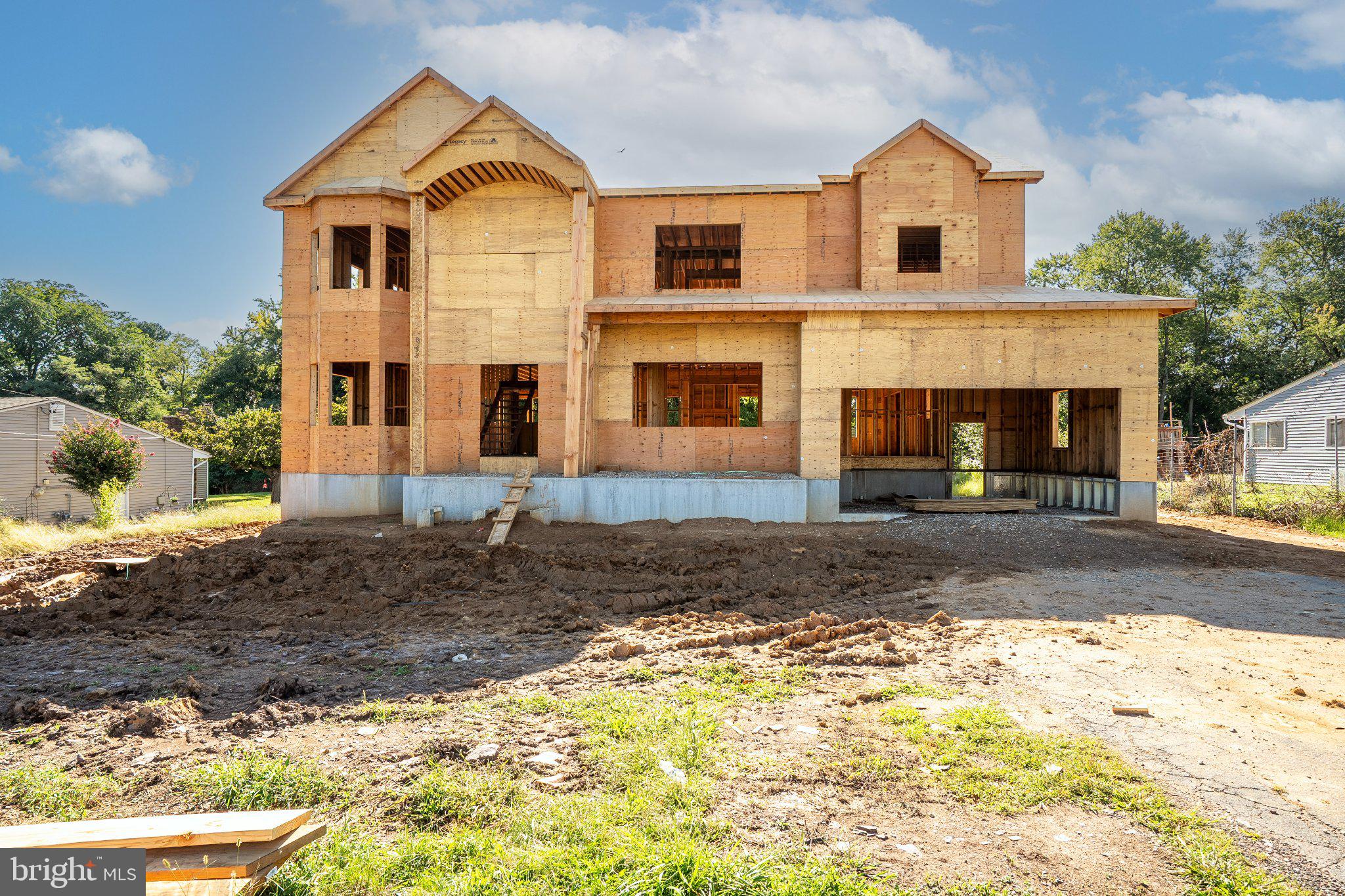 16 Newman Rd, Kendall Park, NJ 08824