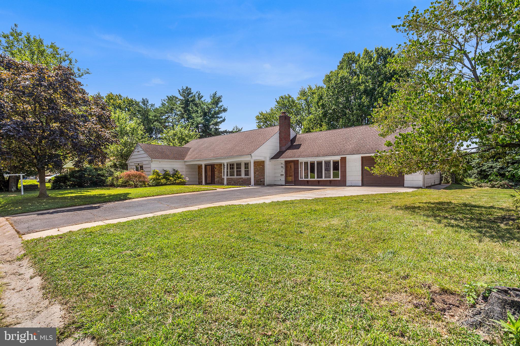 74 Country Club Rd, Willingboro, NJ 08046