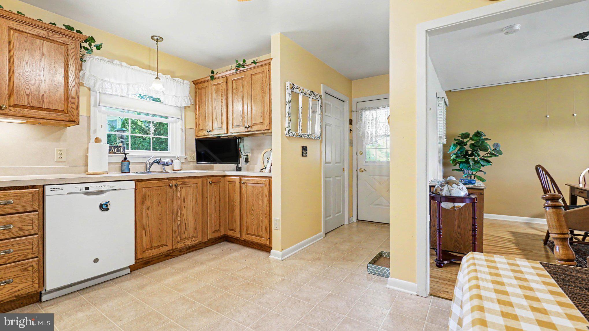 68 Bards Way, Pottstown, PA 19464 photo